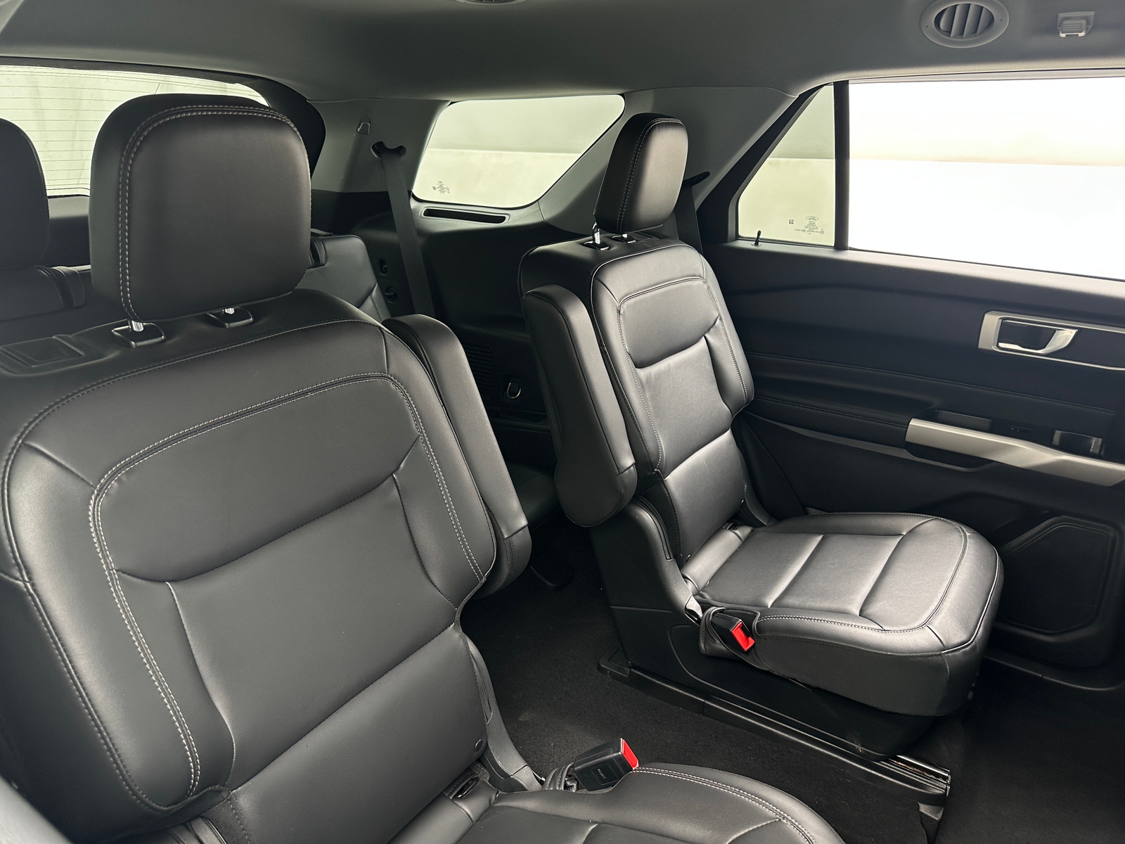 Thumbnail: 2022 Ford Explorer - 6