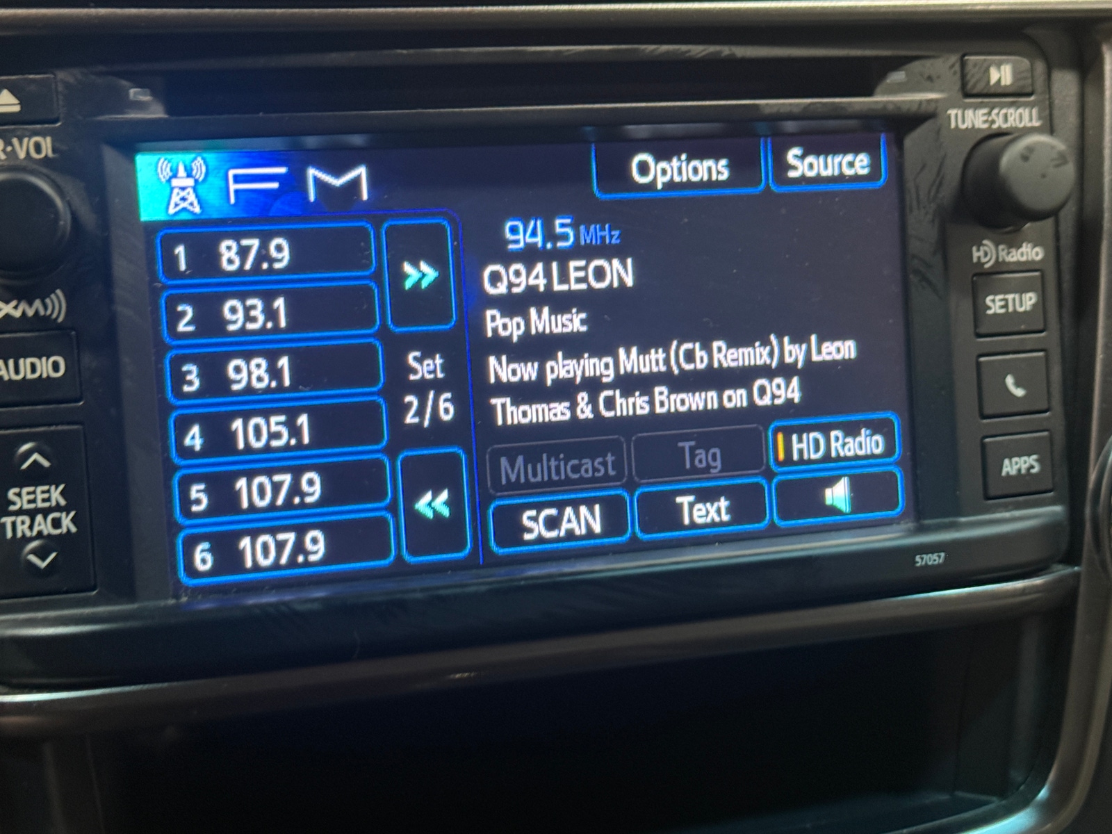 Thumbnail: 2013 Toyota Highlander - 3