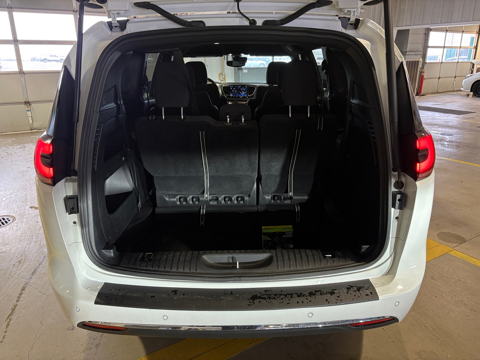 Thumbnail: 2024 Chrysler Pacifica - 7