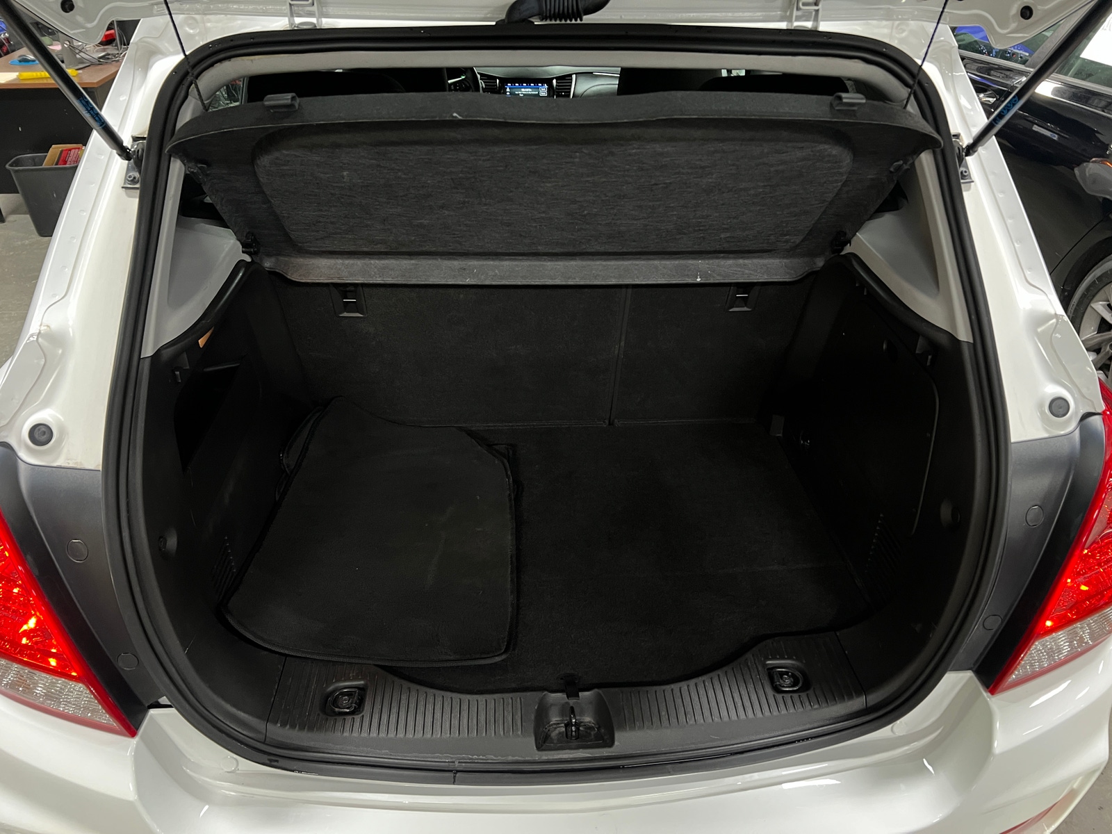 Thumbnail: 2018 Chevrolet Trax - 7