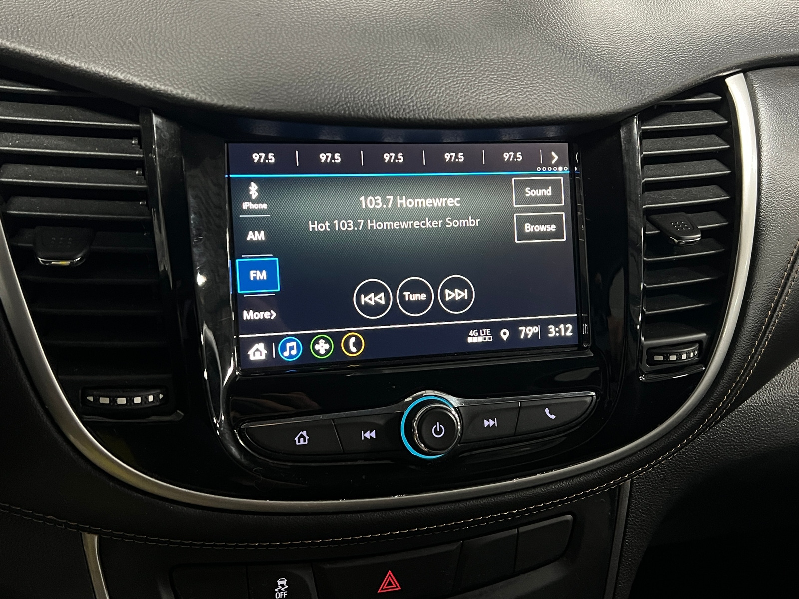 Thumbnail: 2018 Chevrolet Trax - 4