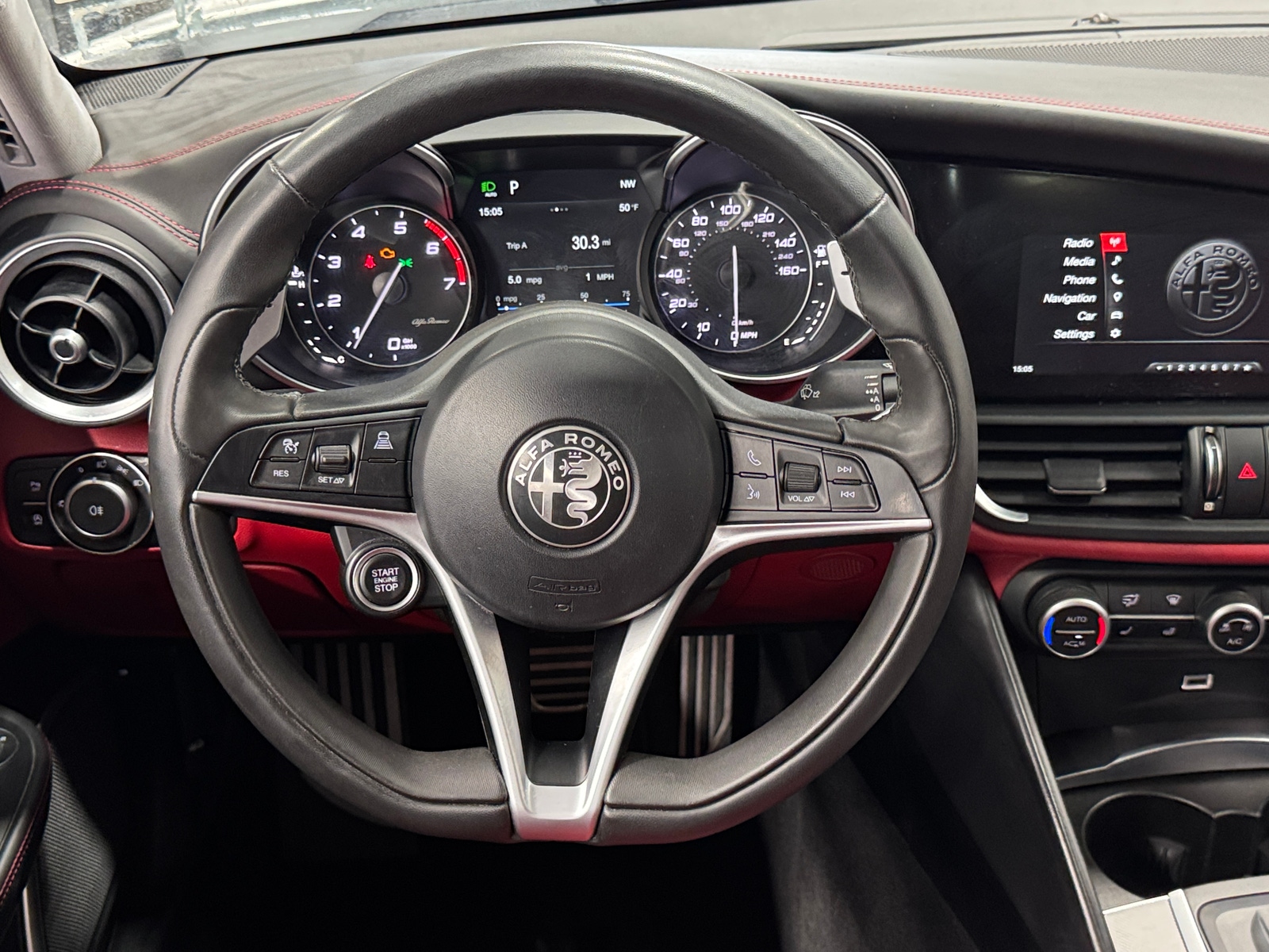 Thumbnail: 2018 Alfa Romeo Giulia - 4