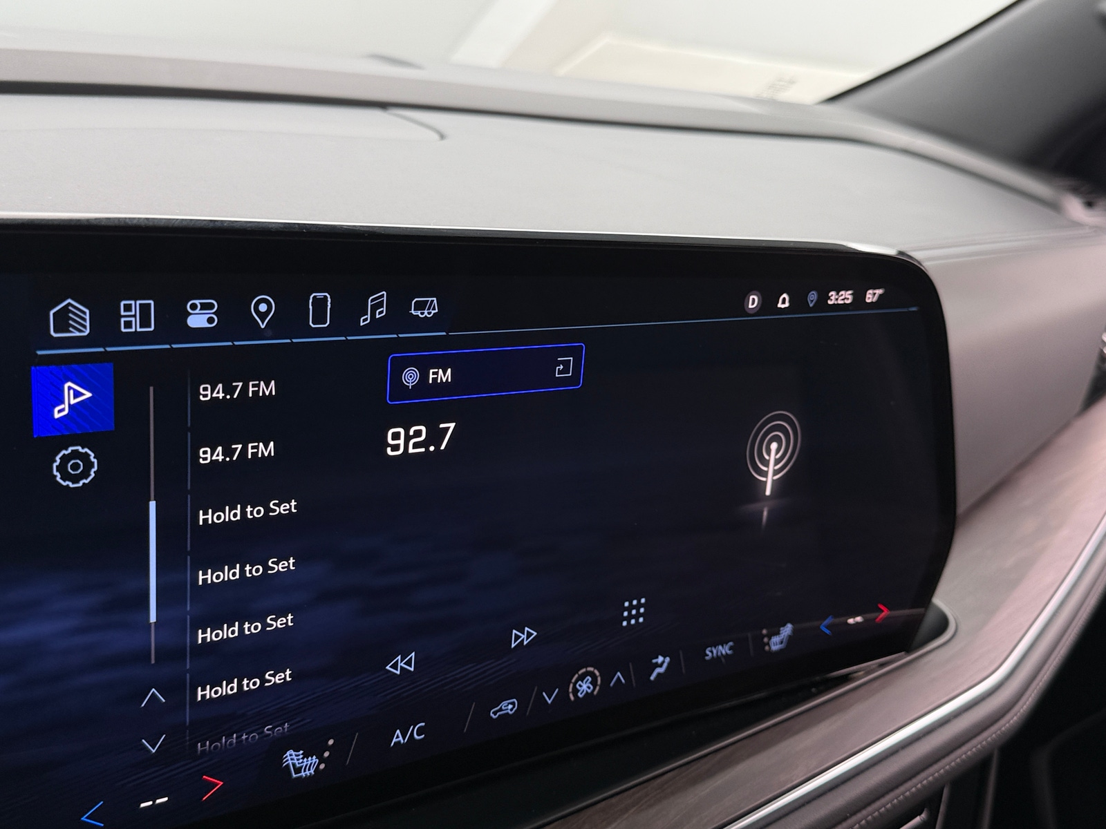 Thumbnail: 2025 Chevrolet Tahoe - 3