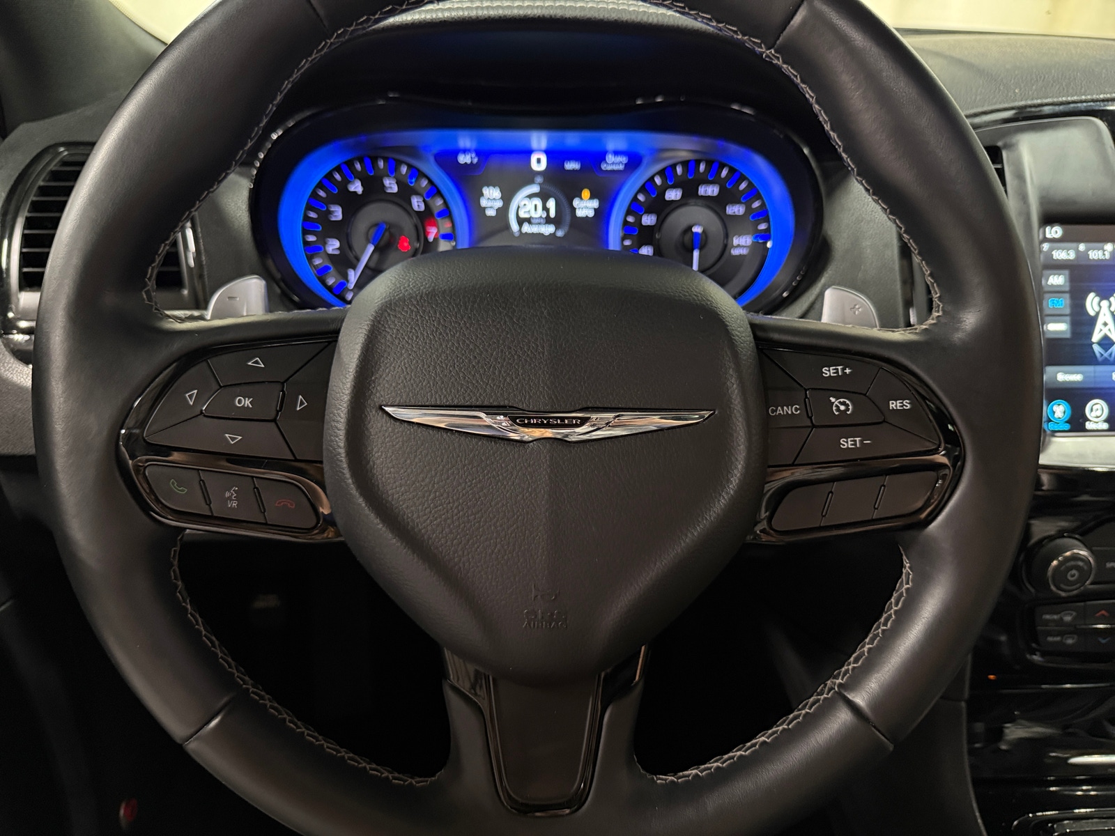 Thumbnail: 2017 Chrysler 300 - 4