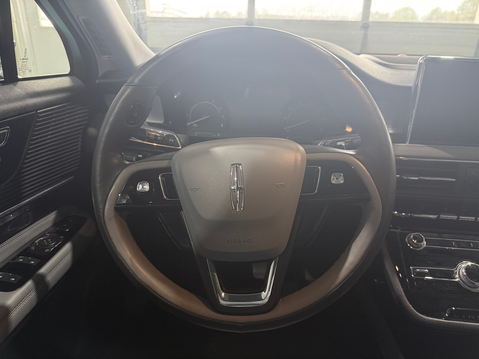 Thumbnail: 2021 Lincoln Corsair - 4