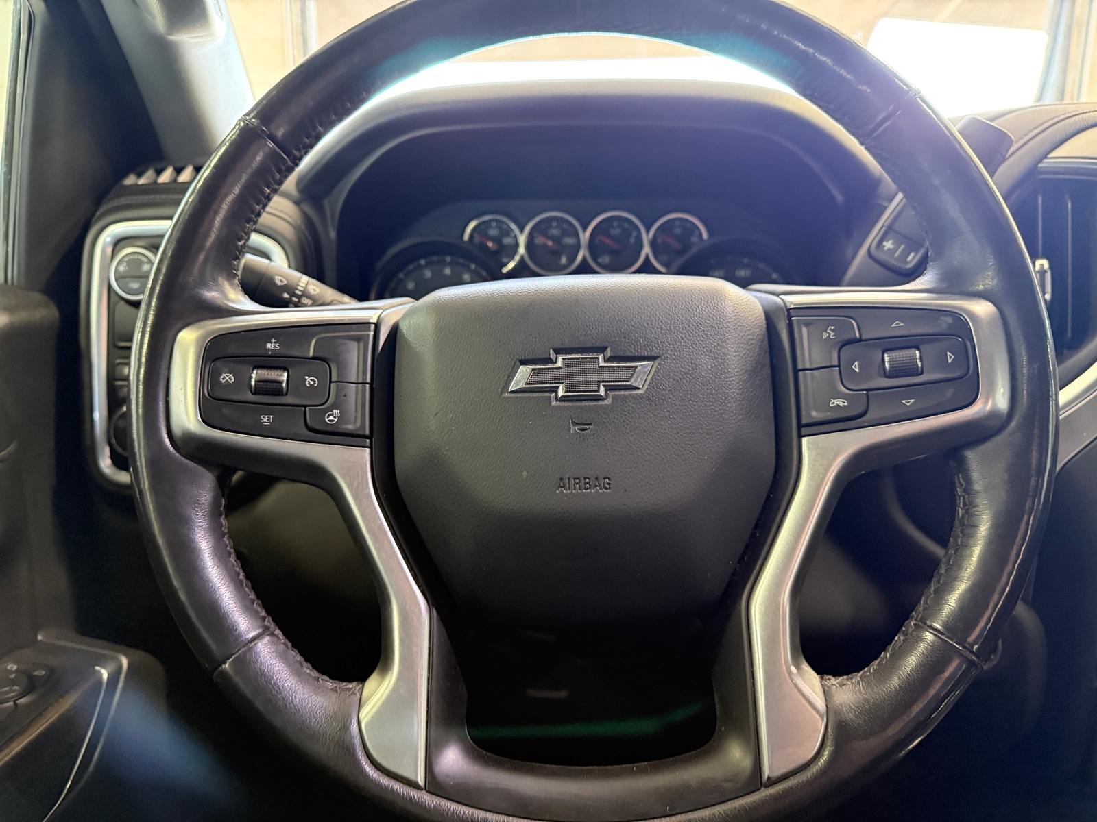 Thumbnail: 2019 Chevrolet Silverado 1500 - 5