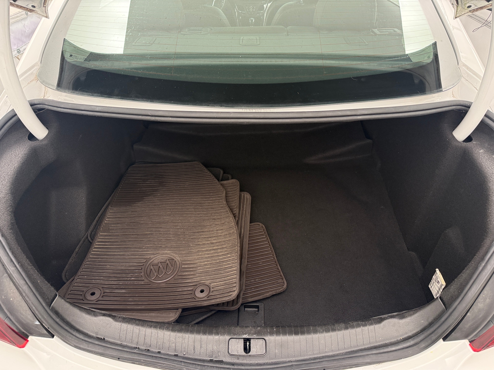 Thumbnail: 2017 Buick Regal - 6