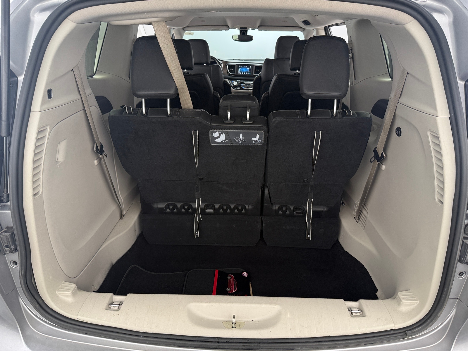 Thumbnail: 2019 Chrysler Pacifica - 6