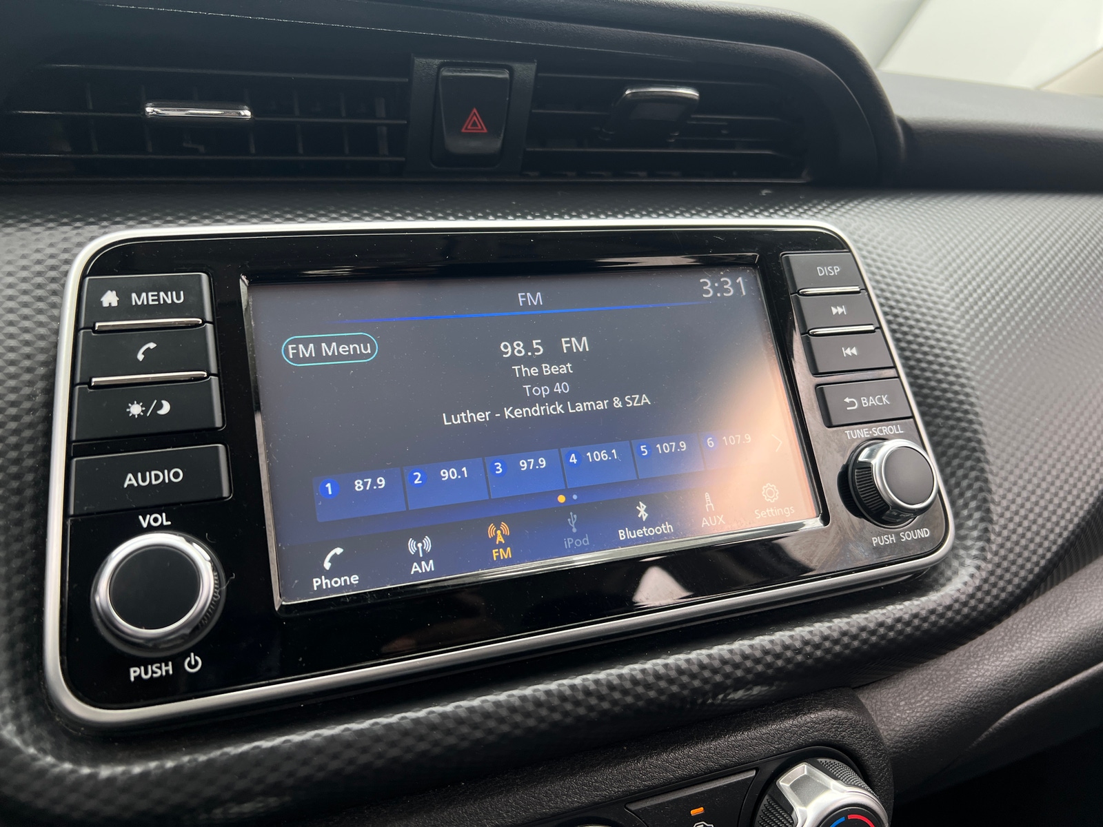 Thumbnail: 2022 Nissan Kicks - 4