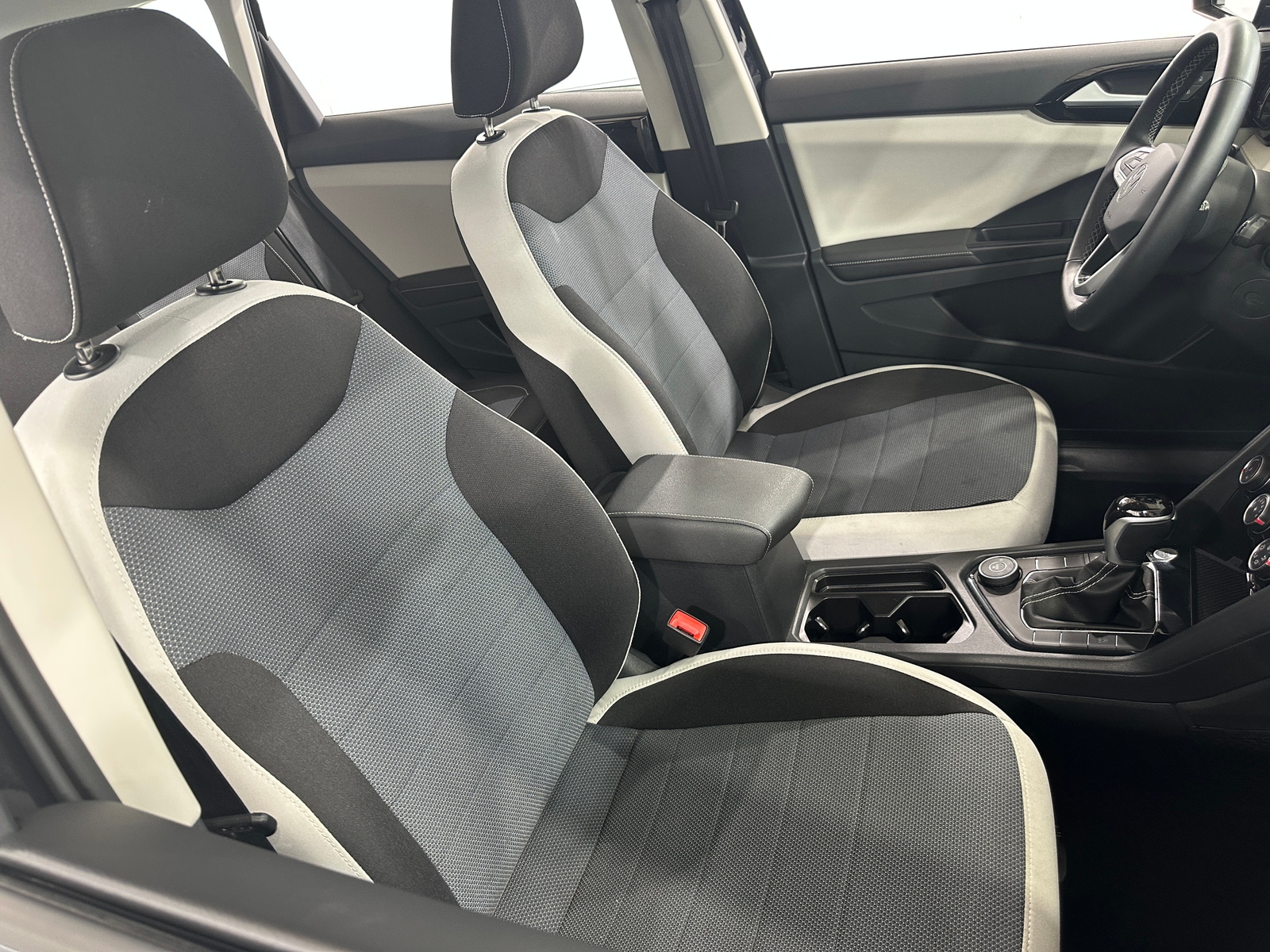 Thumbnail: 2025 Volkswagen Taos - 2