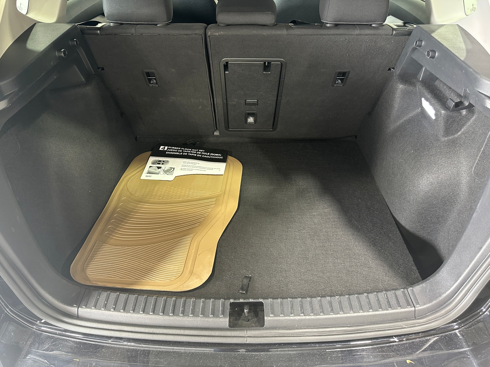 Thumbnail: 2025 Volkswagen Taos - 7