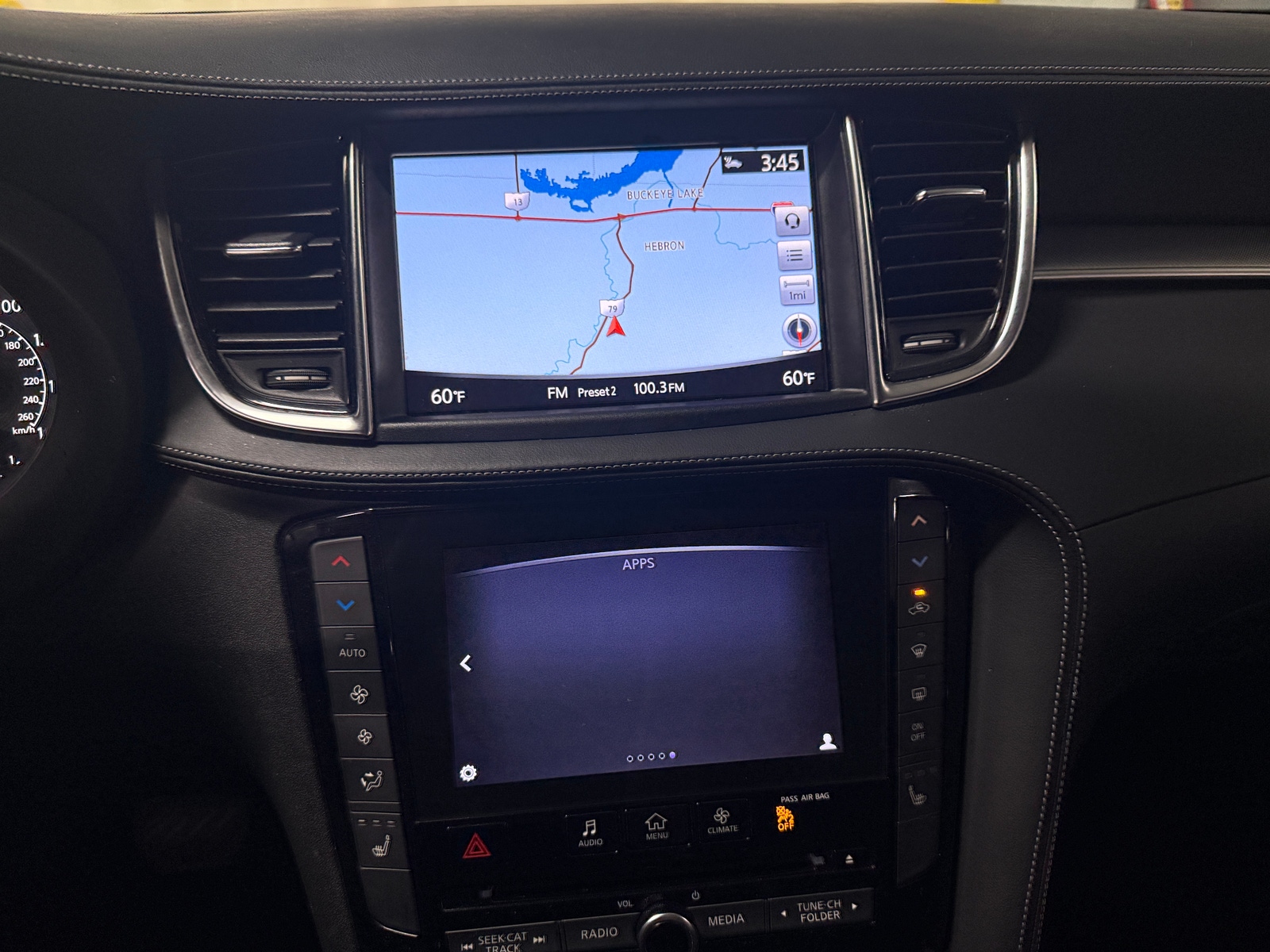 Thumbnail: 2019 INFINITI QX50 - 3