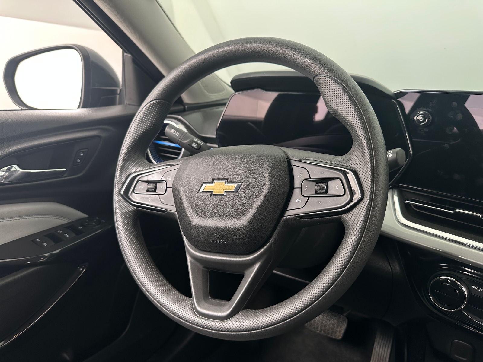 Thumbnail: 2025 Chevrolet Trax - 5