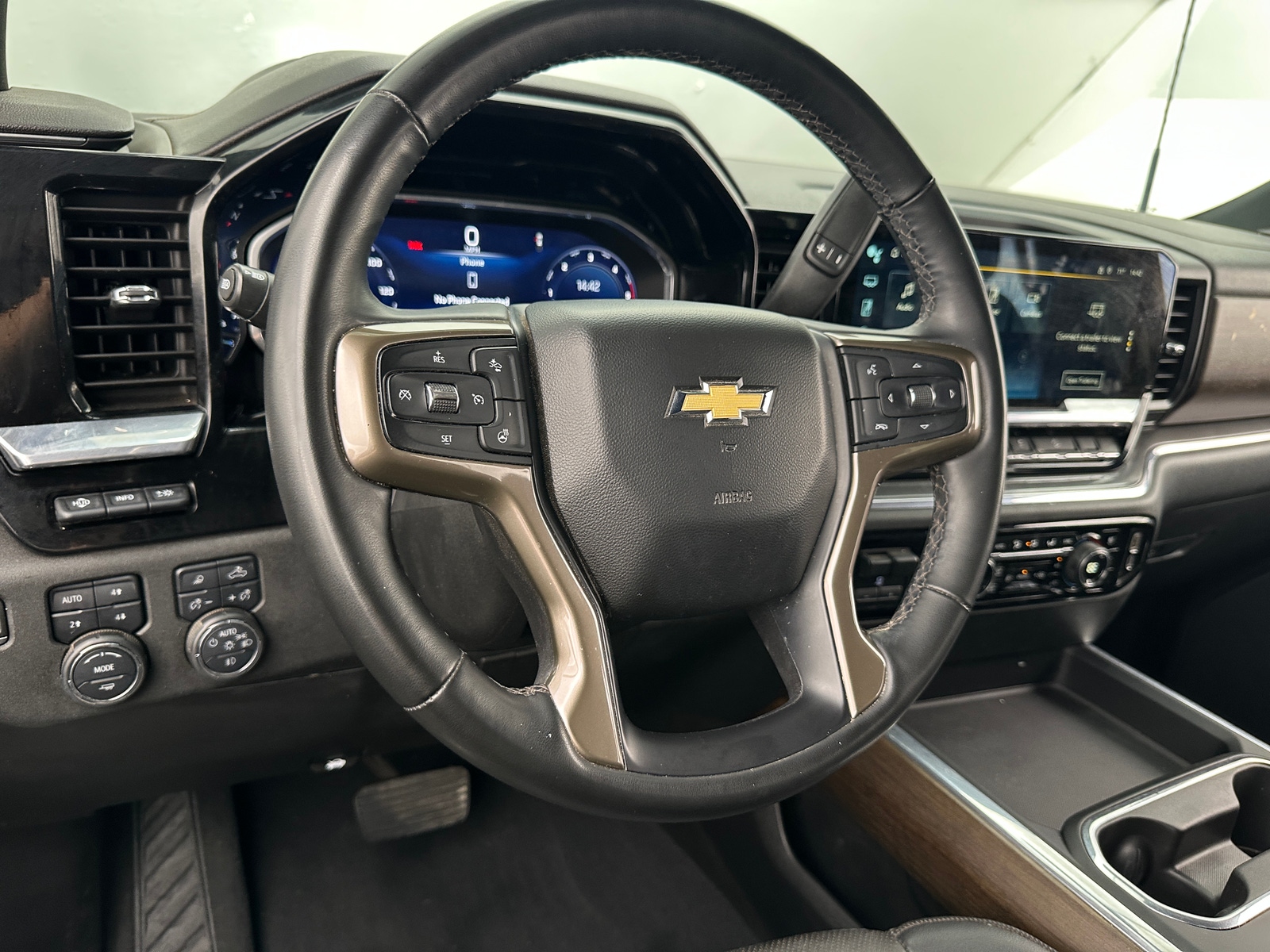 Thumbnail: 2024 Chevrolet Silverado 2500 - 4