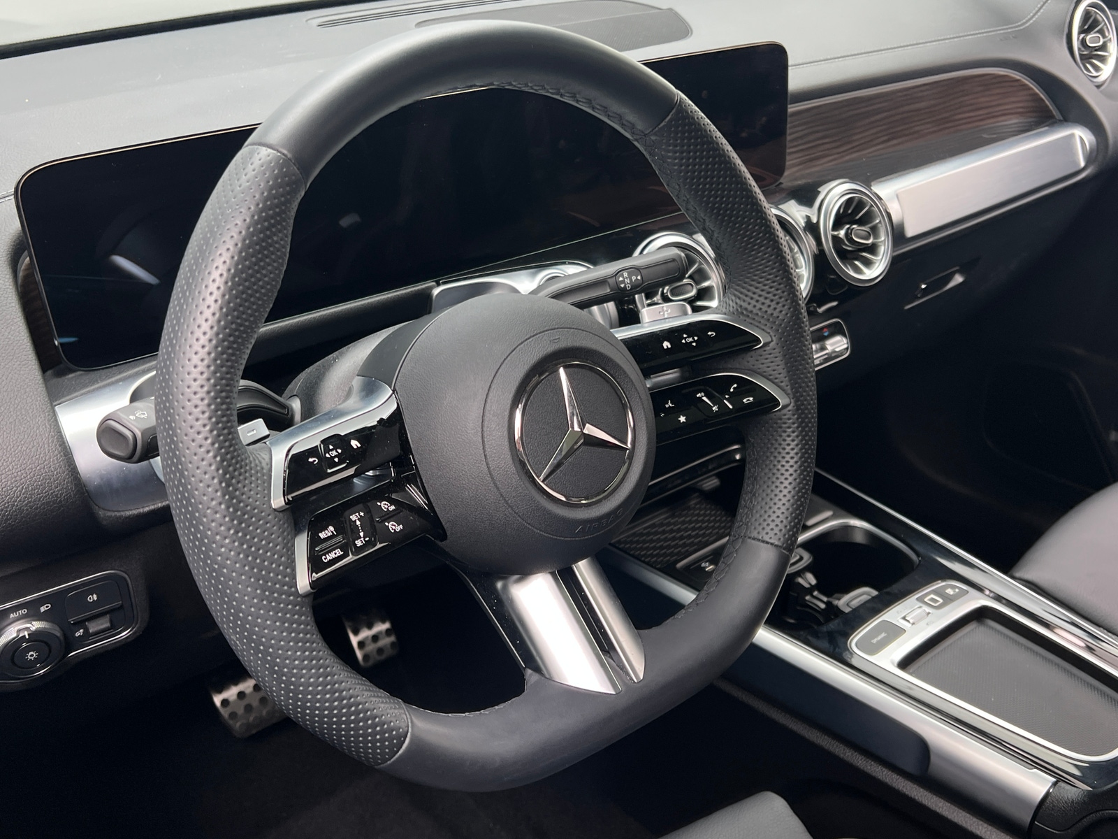 Thumbnail: 2025 Mercedes-Benz EQB - 4