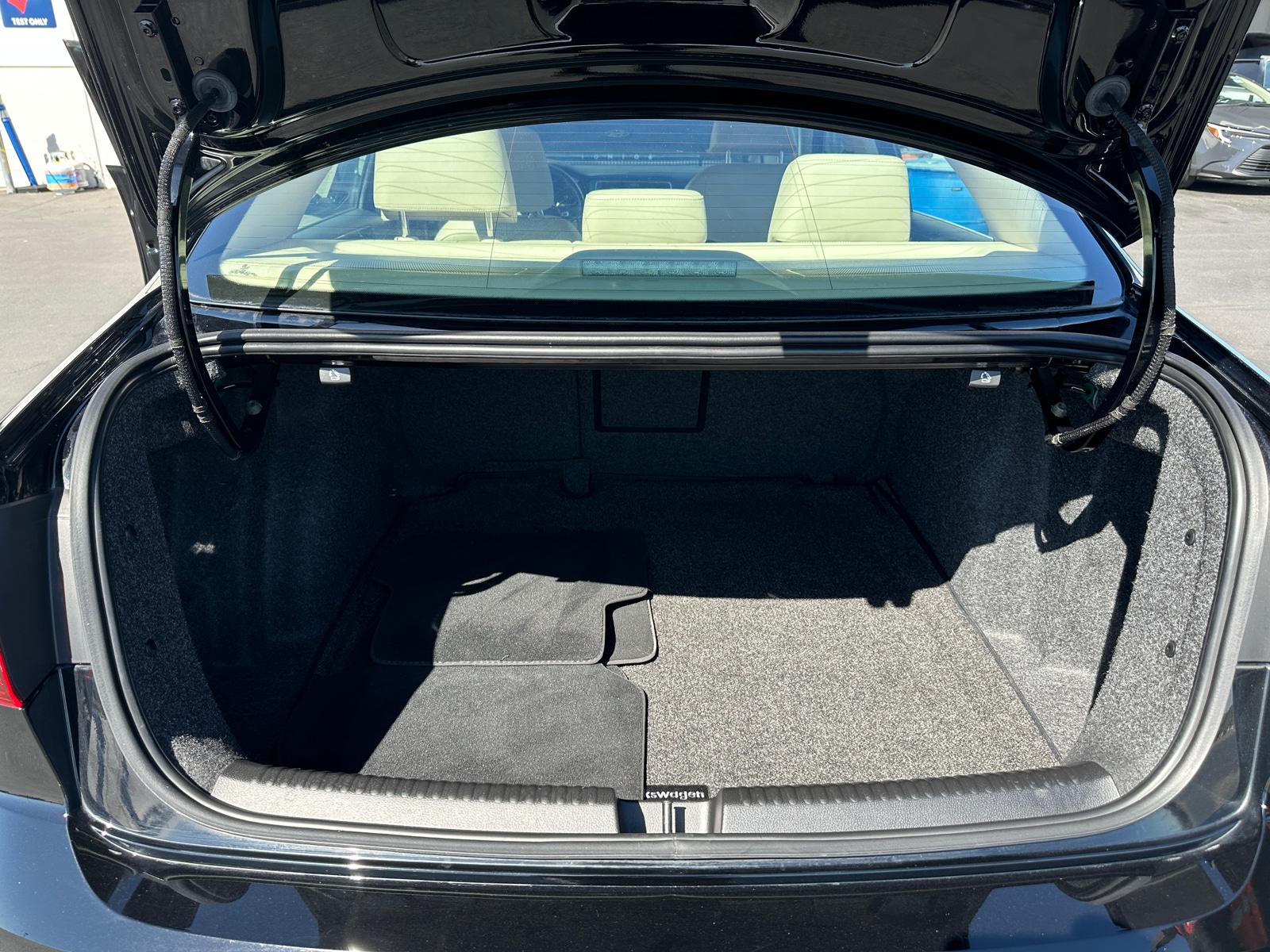 Thumbnail: 2017 Volkswagen Jetta - 6