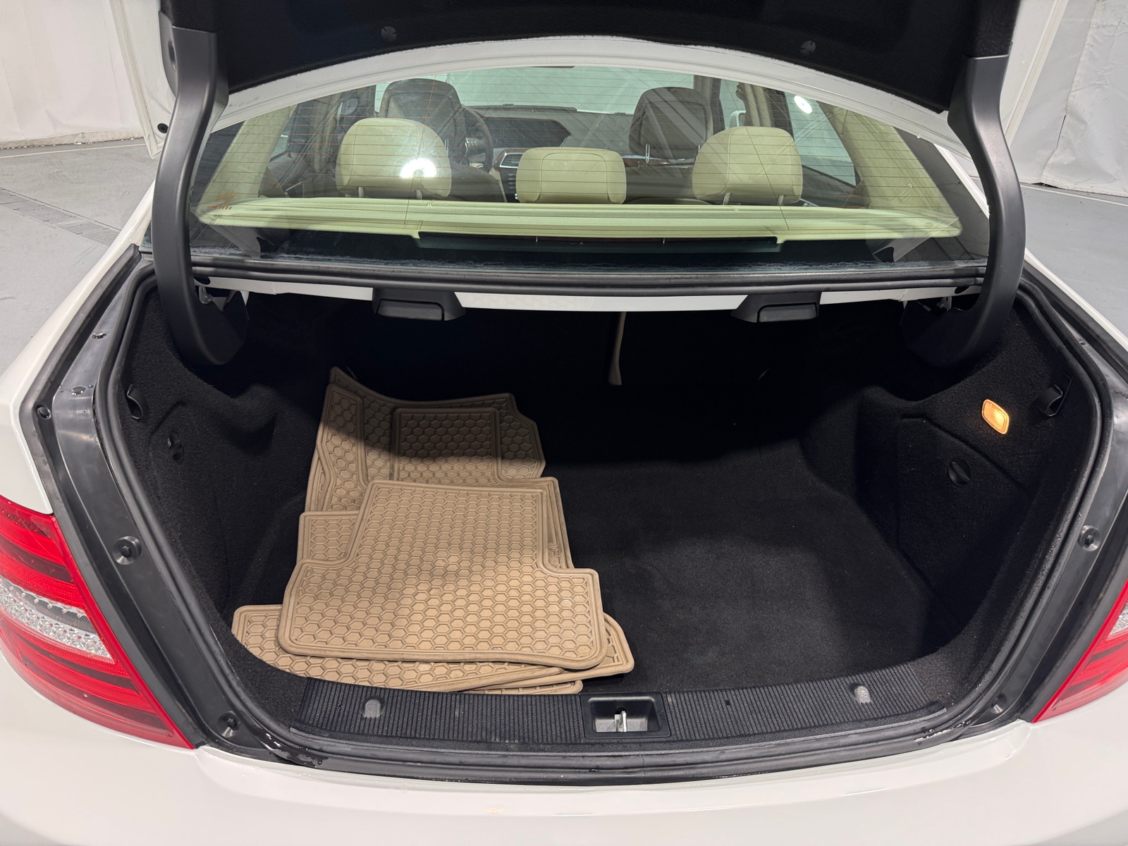 Thumbnail: 2013 Mercedes-Benz C-Class - 6