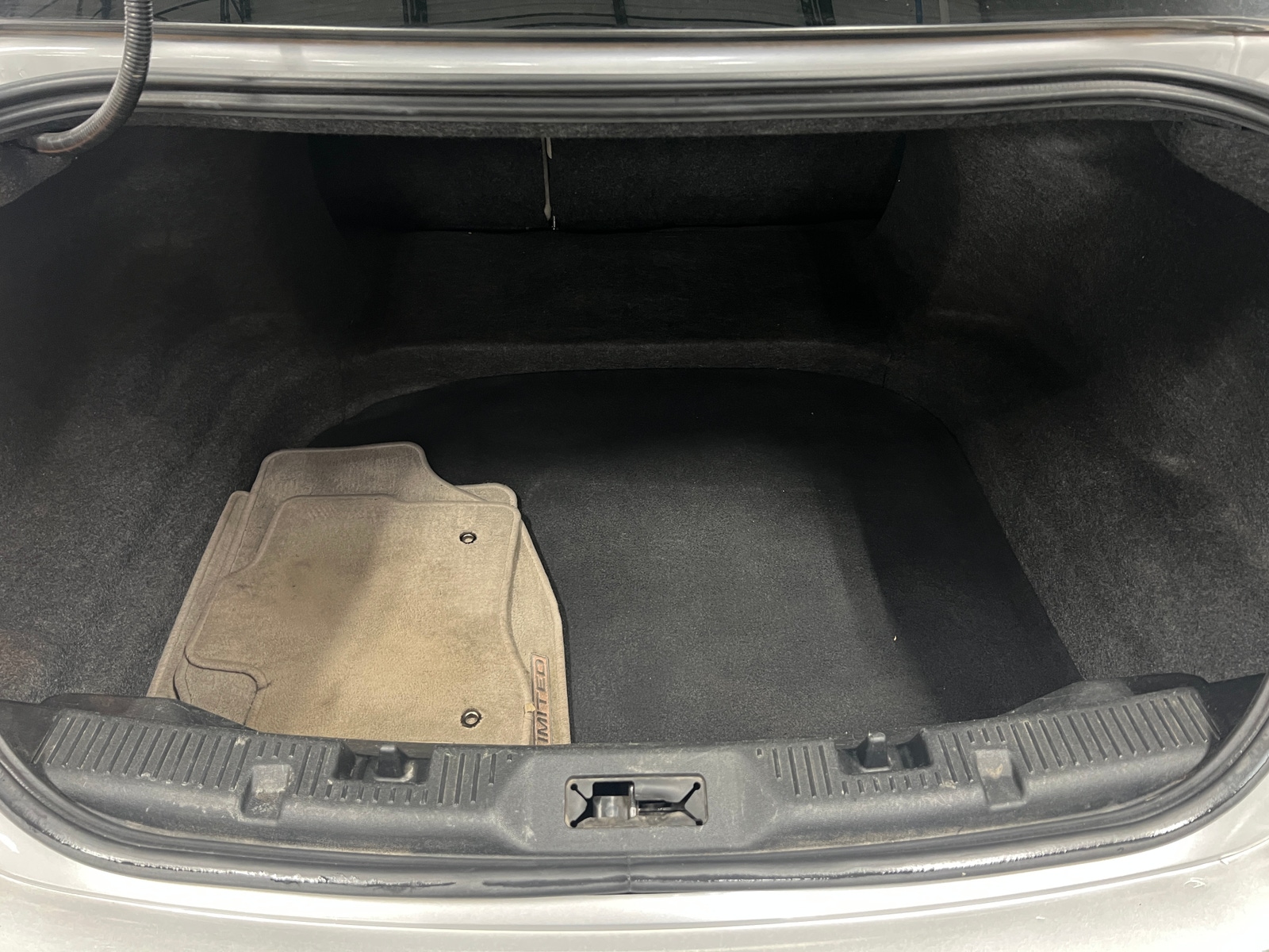 Thumbnail: 2010 Ford Taurus - 6