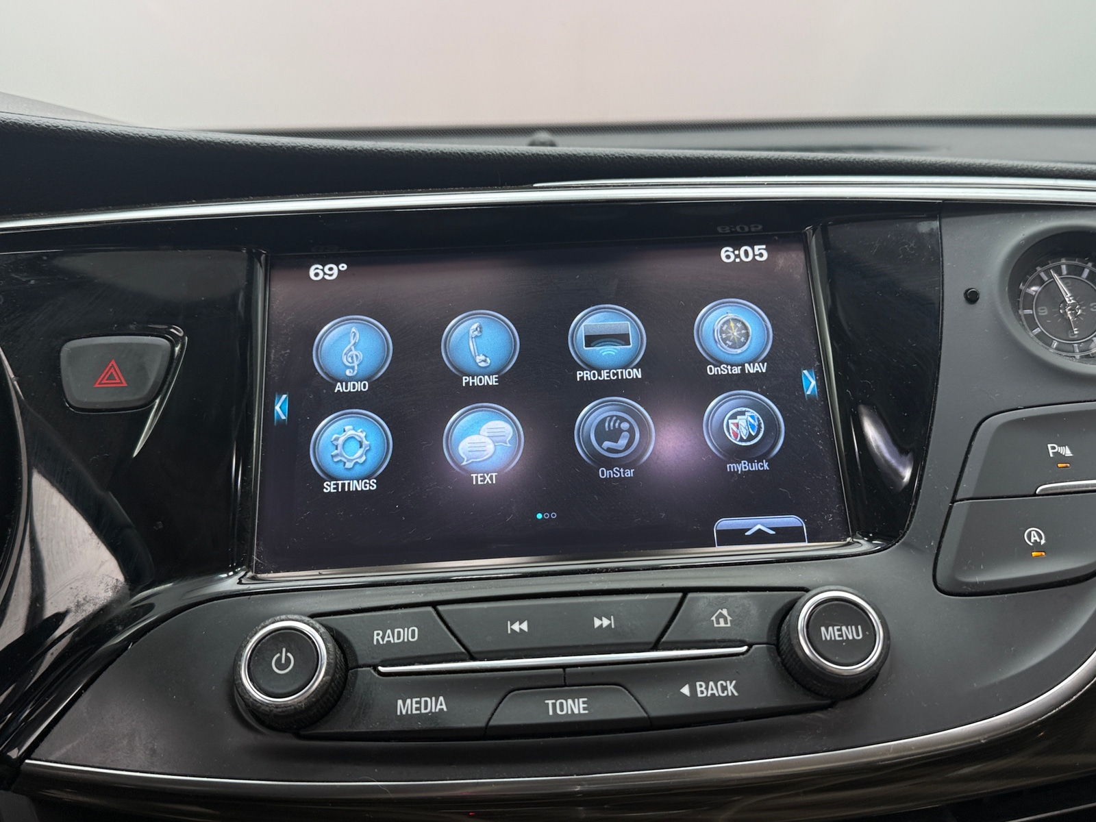 Thumbnail: 2020 Buick Envision - 3