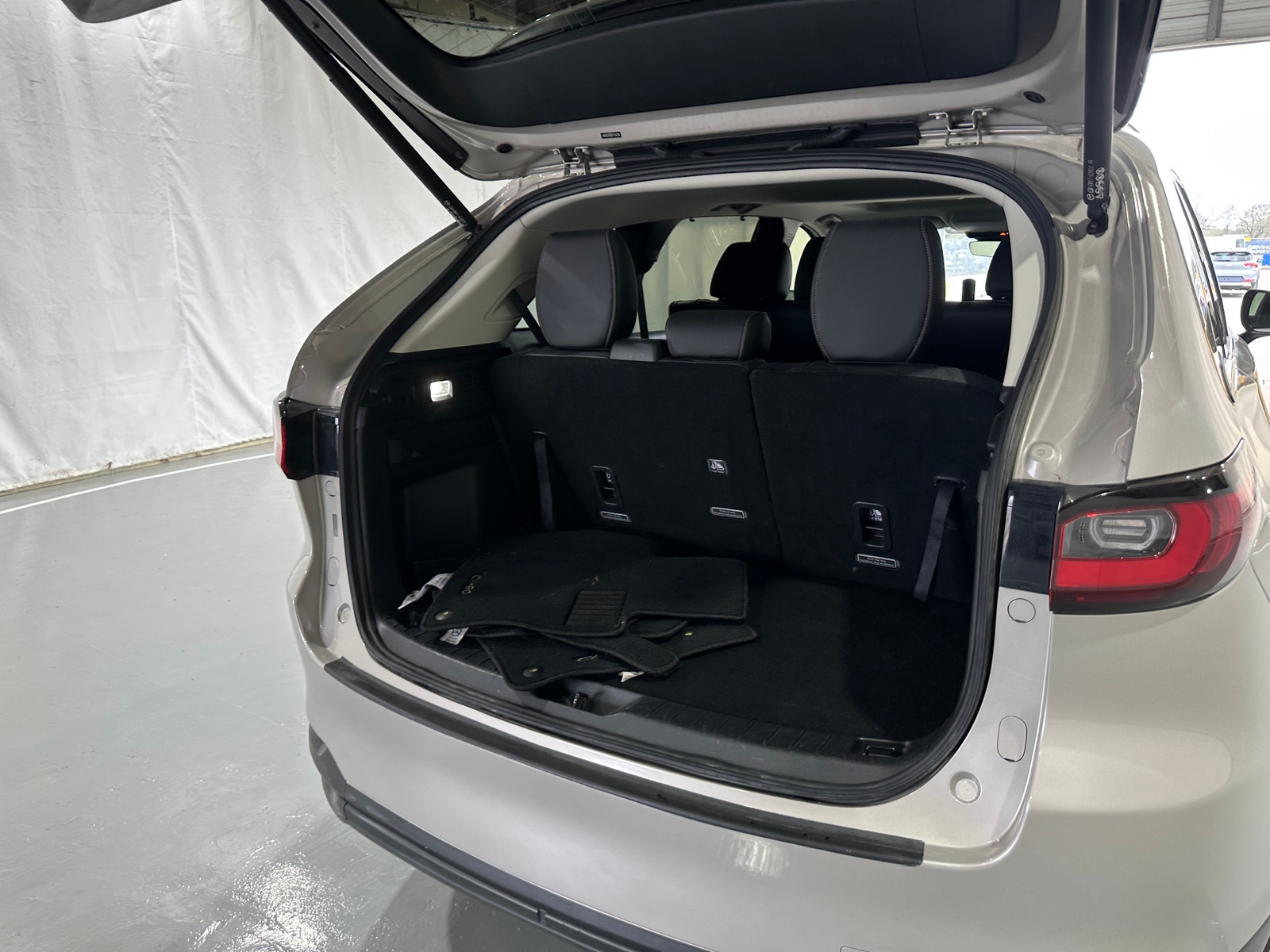 Thumbnail: 2024 Mazda CX-90 - 6