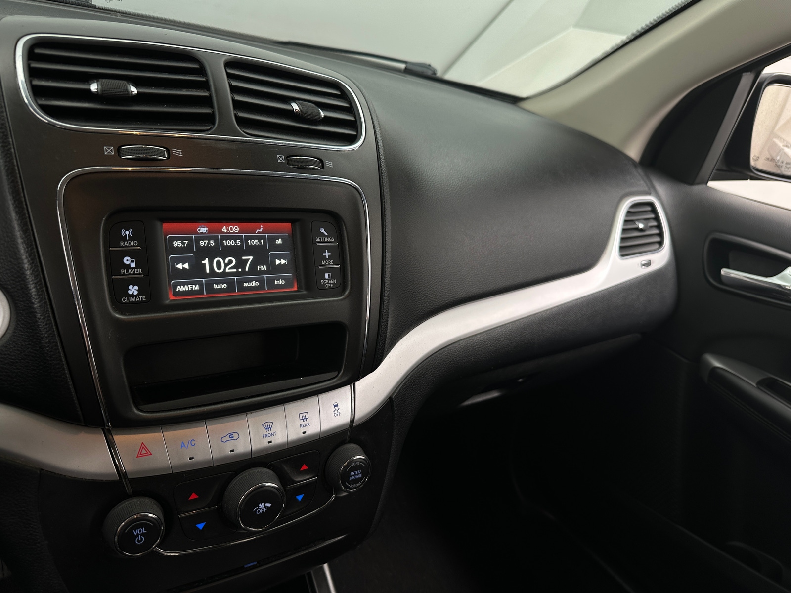 Thumbnail: 2020 Dodge Journey - 4