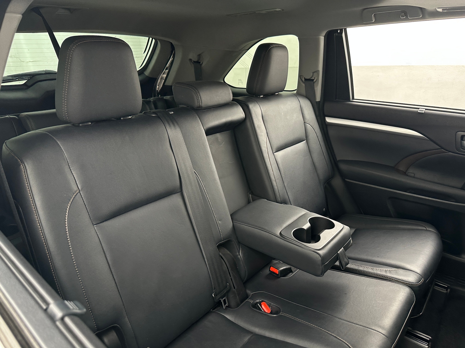 Thumbnail: 2014 Toyota Highlander - 5