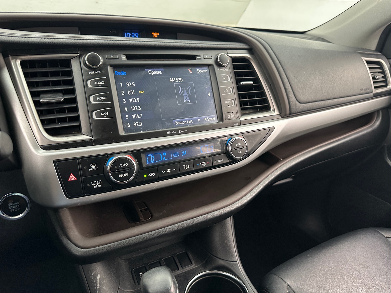 Thumbnail: 2014 Toyota Highlander - 3