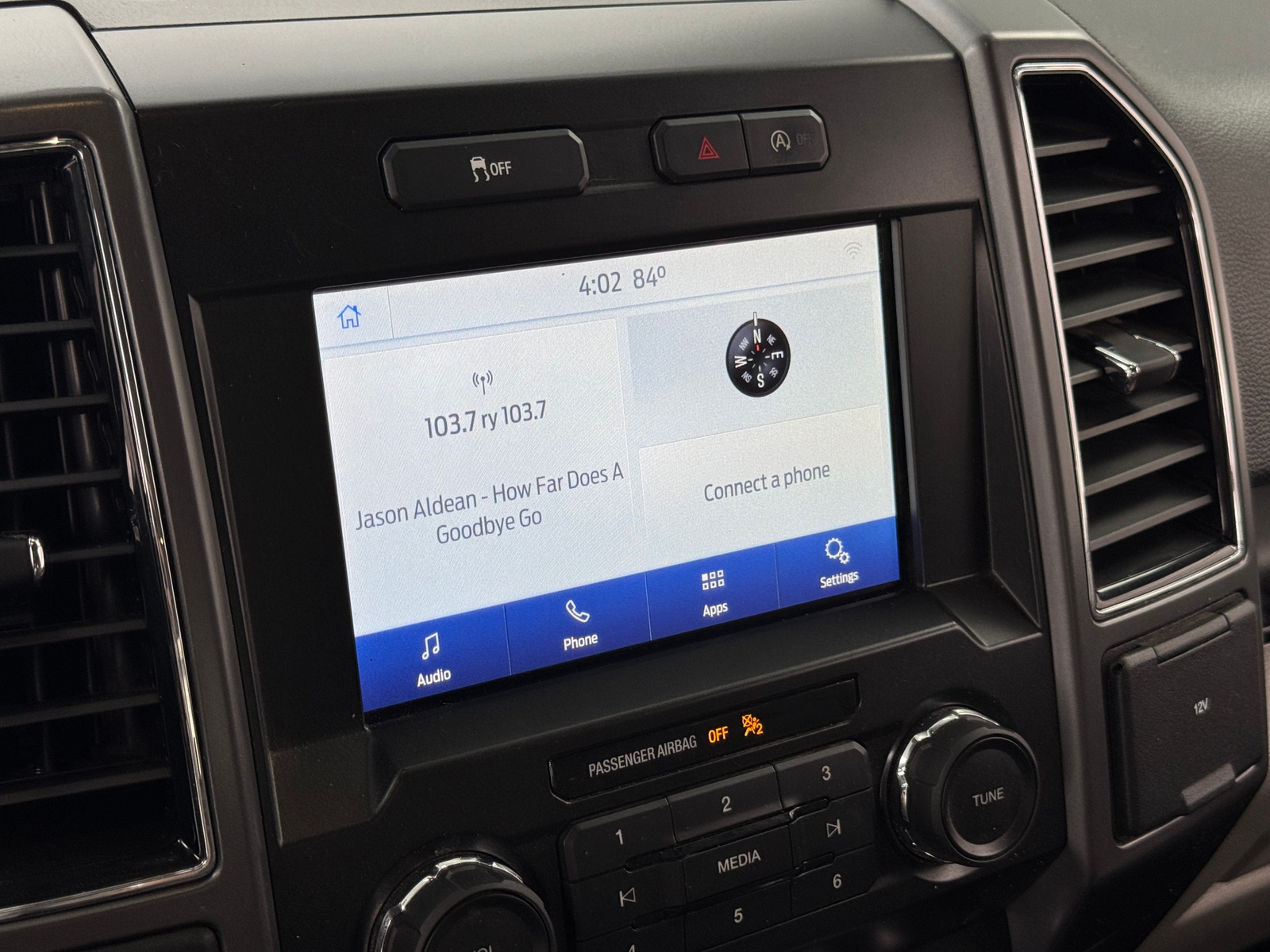 Thumbnail: 2020 Ford Econoline - 4