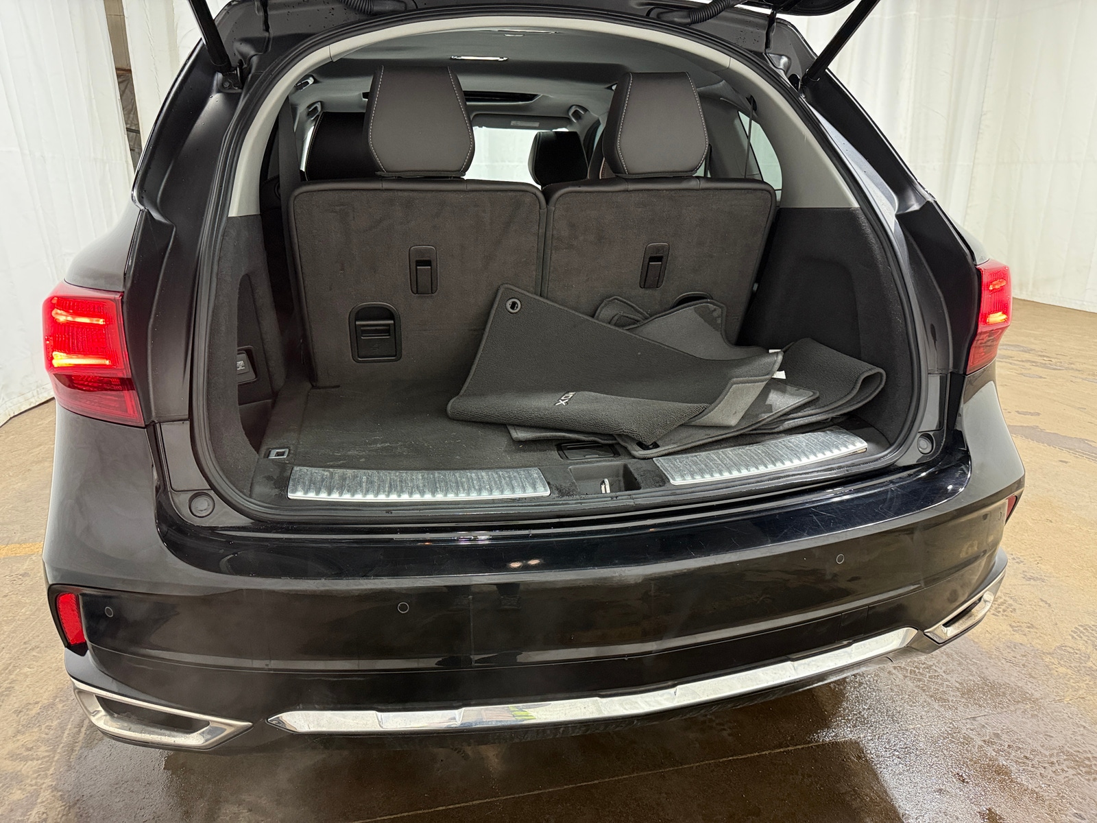 Thumbnail: 2020 Acura MDX - 6