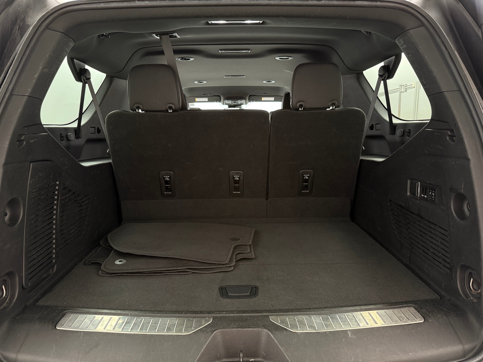 Thumbnail: 2023 Chevrolet Suburban - 6