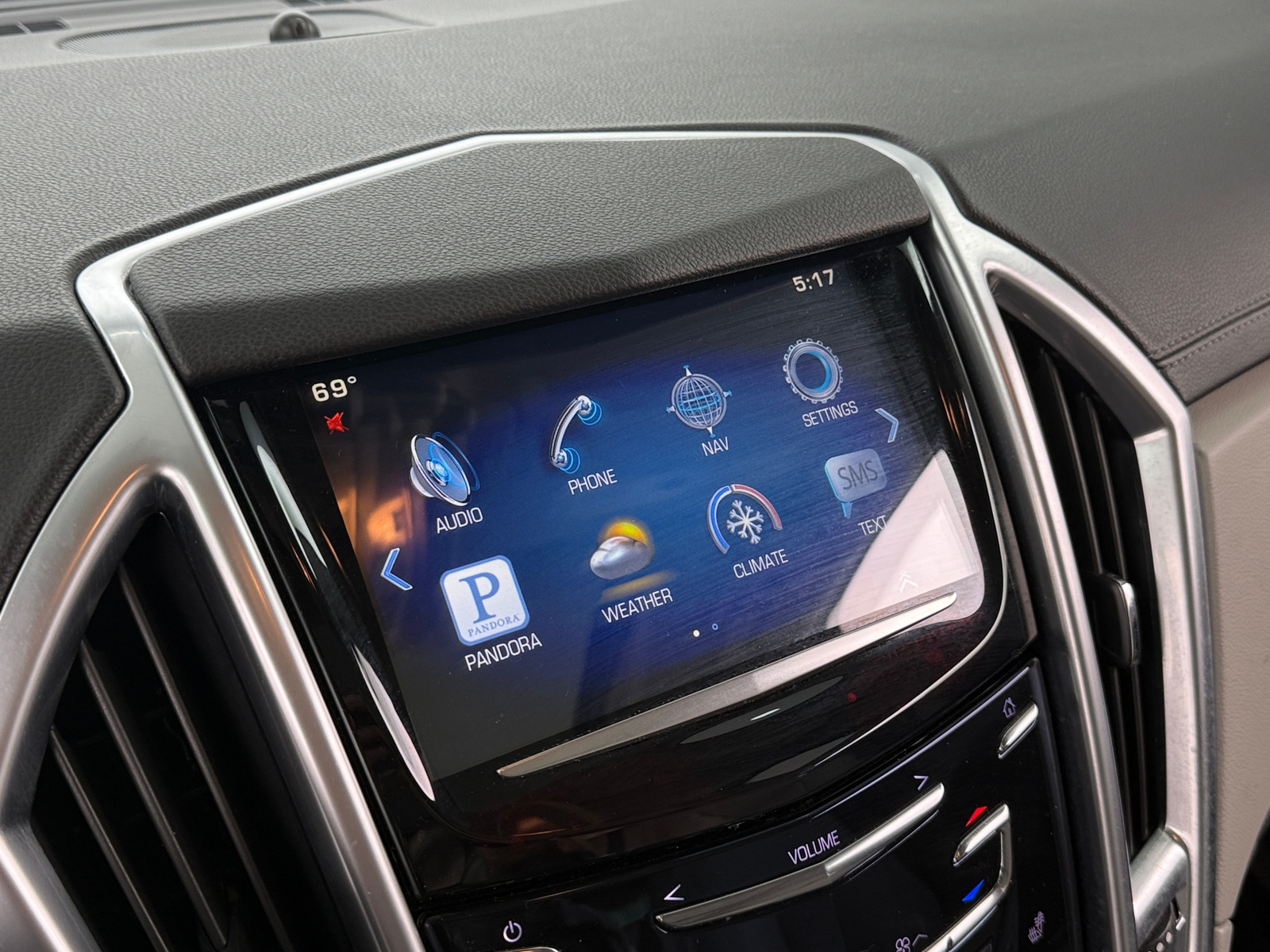 Thumbnail: 2016 Cadillac SRX - 3