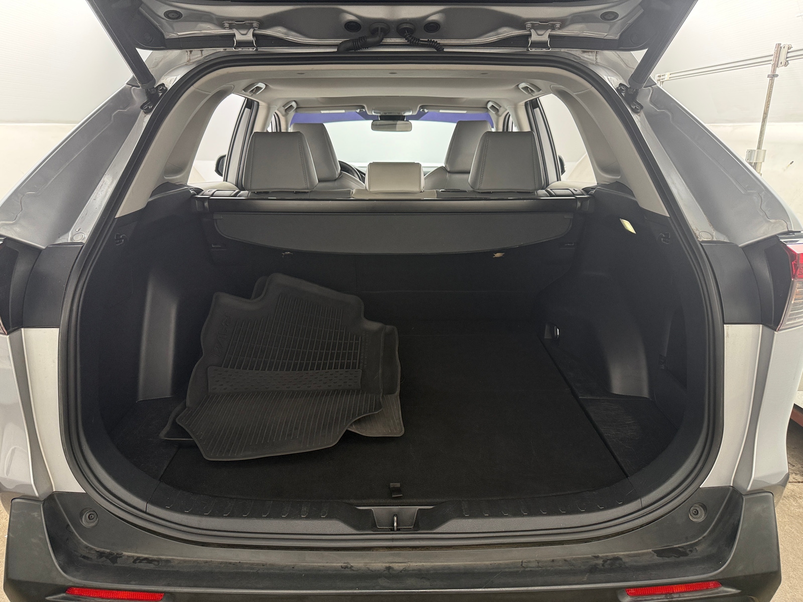 Thumbnail: 2022 Toyota RAV4 - 6