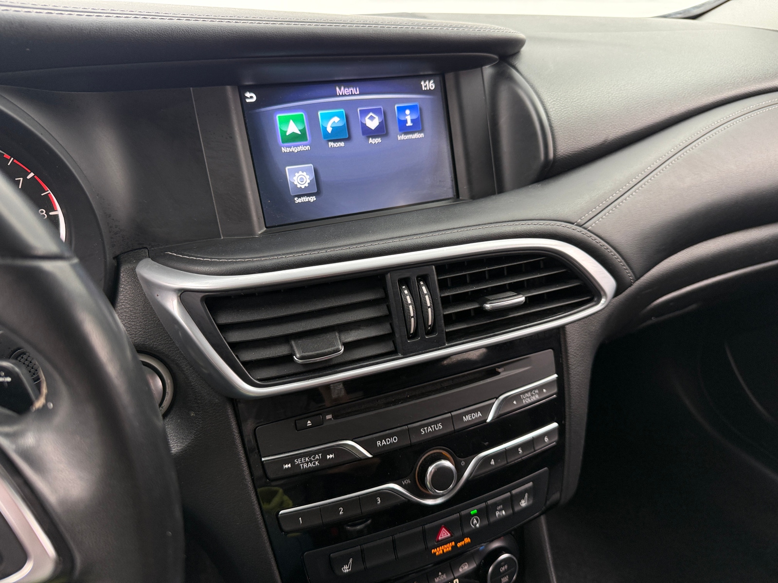 Thumbnail: 2019 INFINITI QX30 - 3