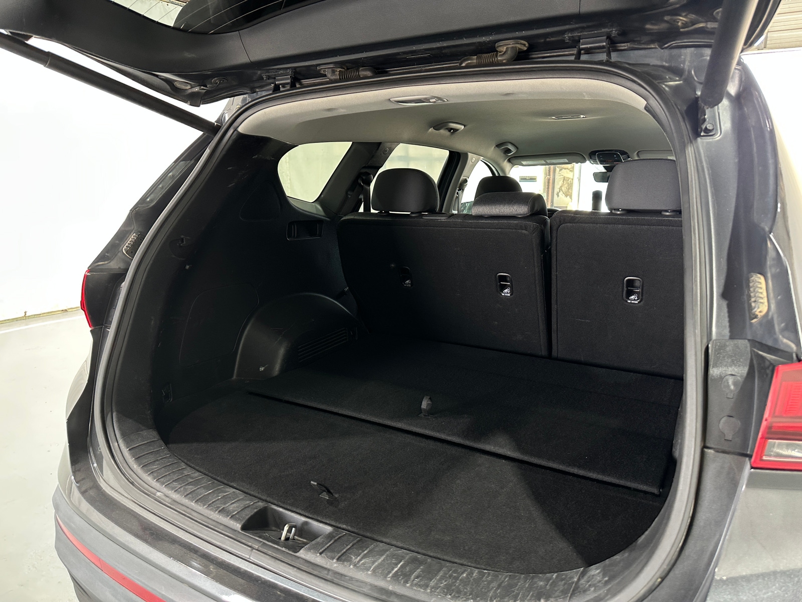 Thumbnail: 2023 Hyundai Santa Fe - 7