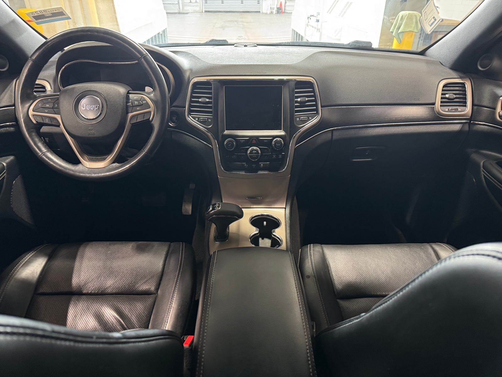 Thumbnail: 2015 Jeep Grand Cherokee - 2