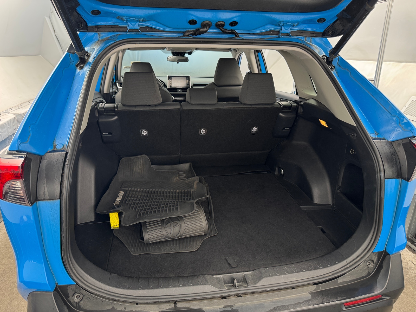 Thumbnail: 2019 Toyota RAV4 - 7