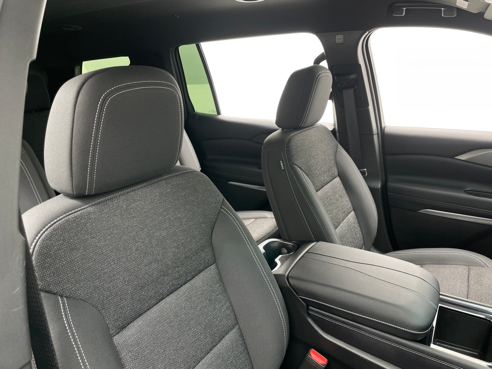 Thumbnail: 2025 Chevrolet Traverse - 2