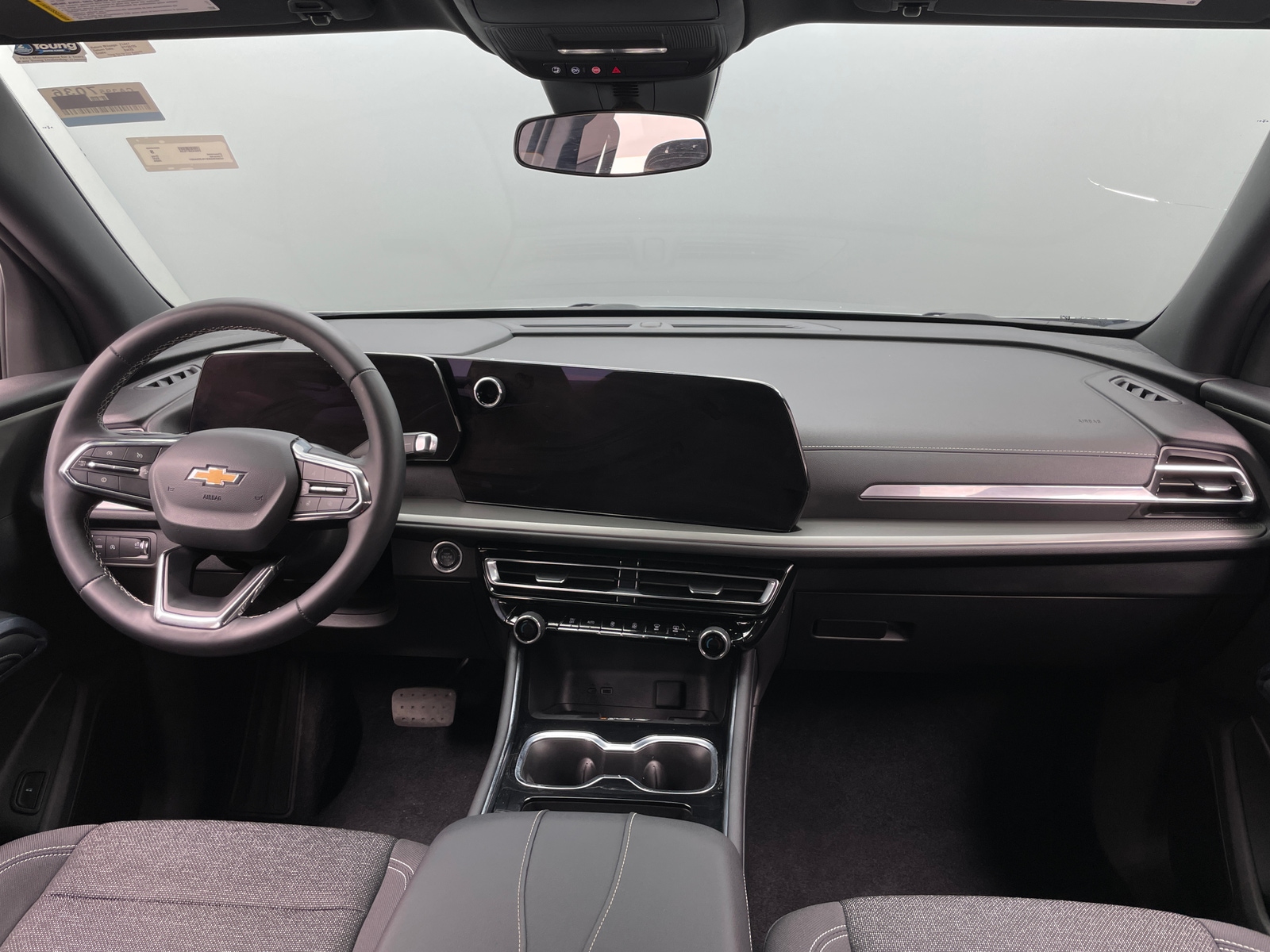 Thumbnail: 2025 Chevrolet Traverse - 3