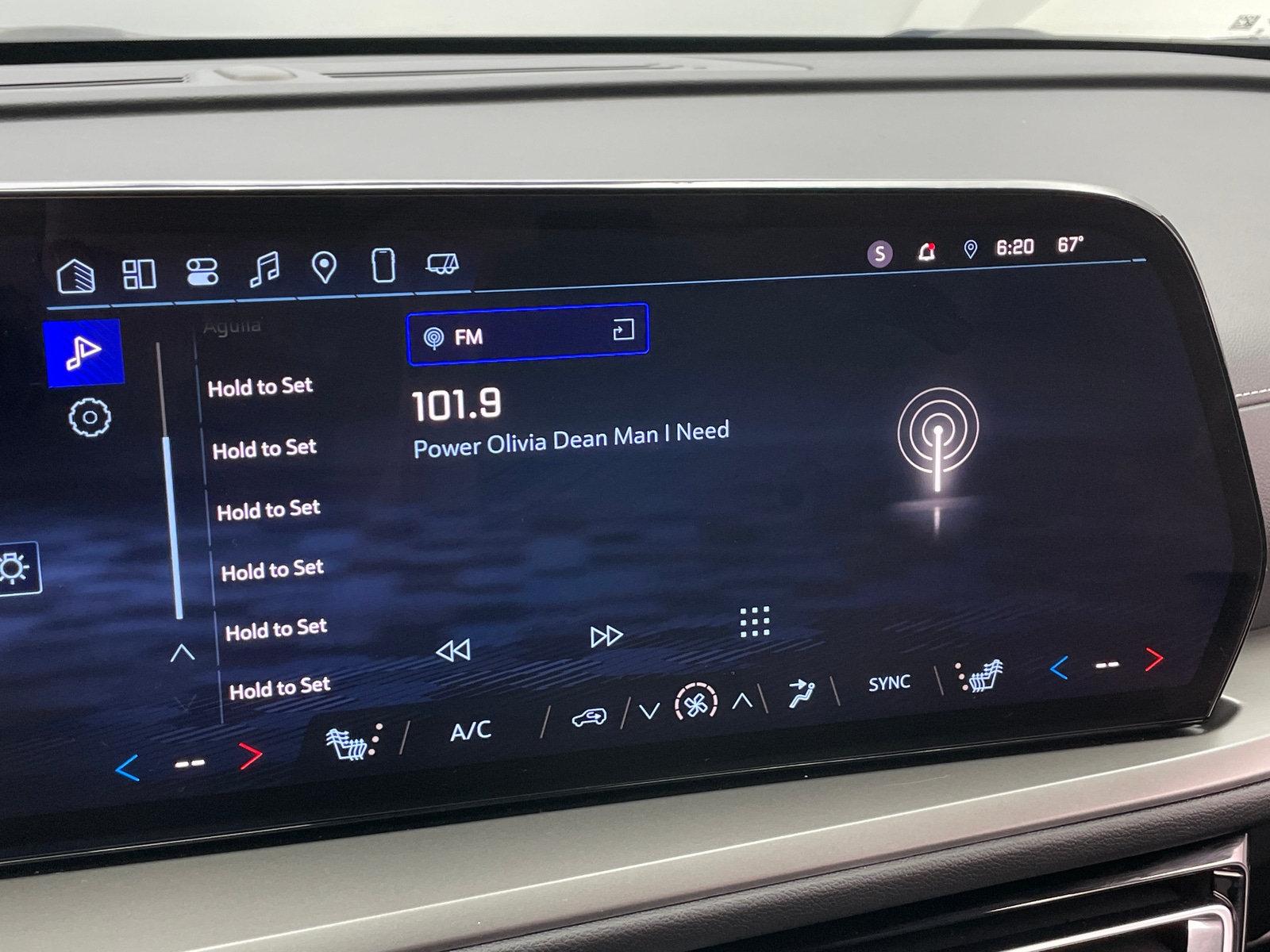 Thumbnail: 2025 Chevrolet Traverse - 4