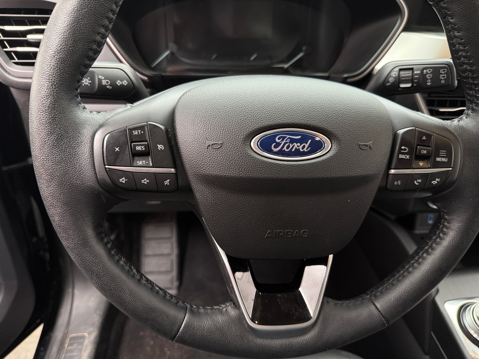 Thumbnail: 2020 Ford Escape - 4