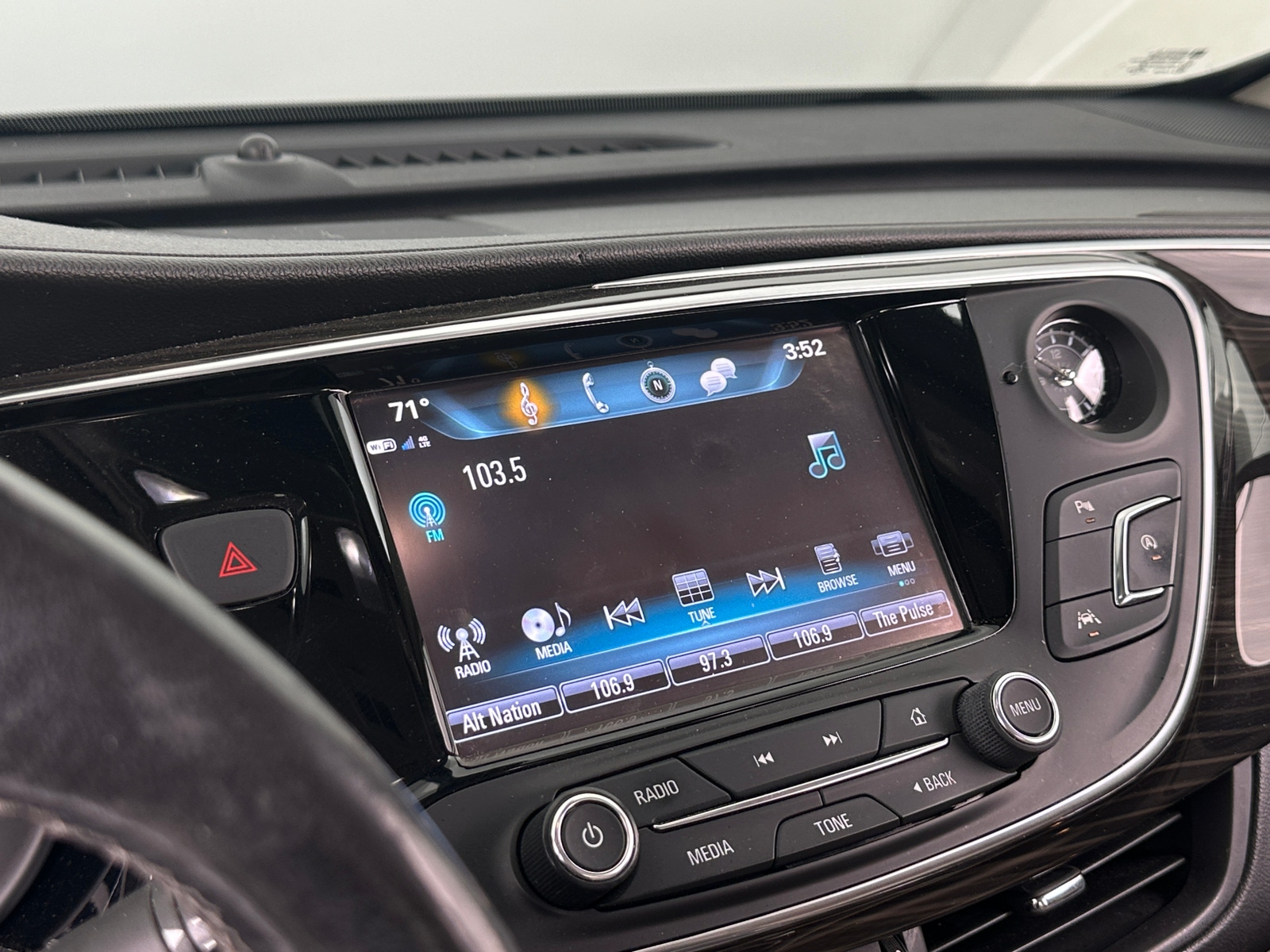 Thumbnail: 2019 Buick Envision - 3