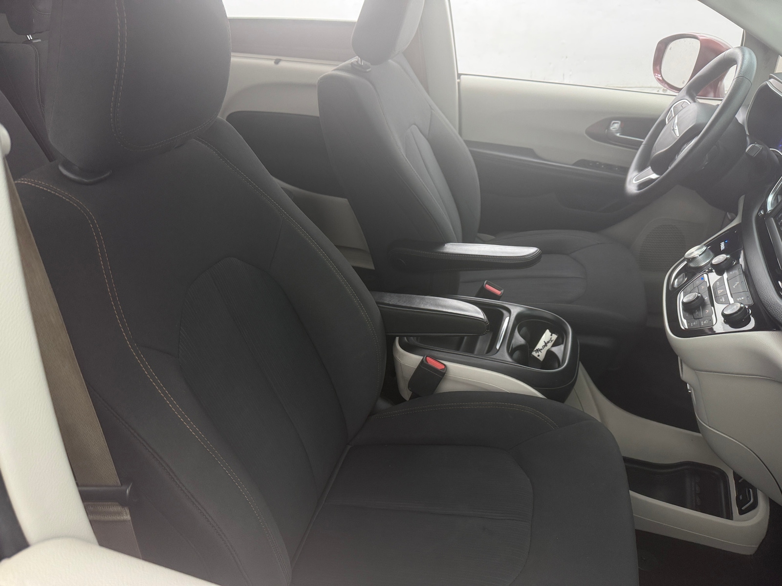 Thumbnail: 2019 Chrysler Pacifica - 2