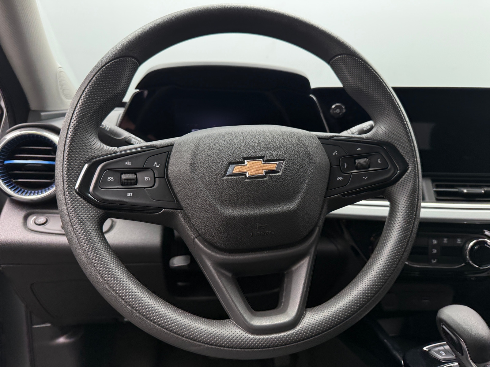 Thumbnail: 2025 Chevrolet Trax - 5