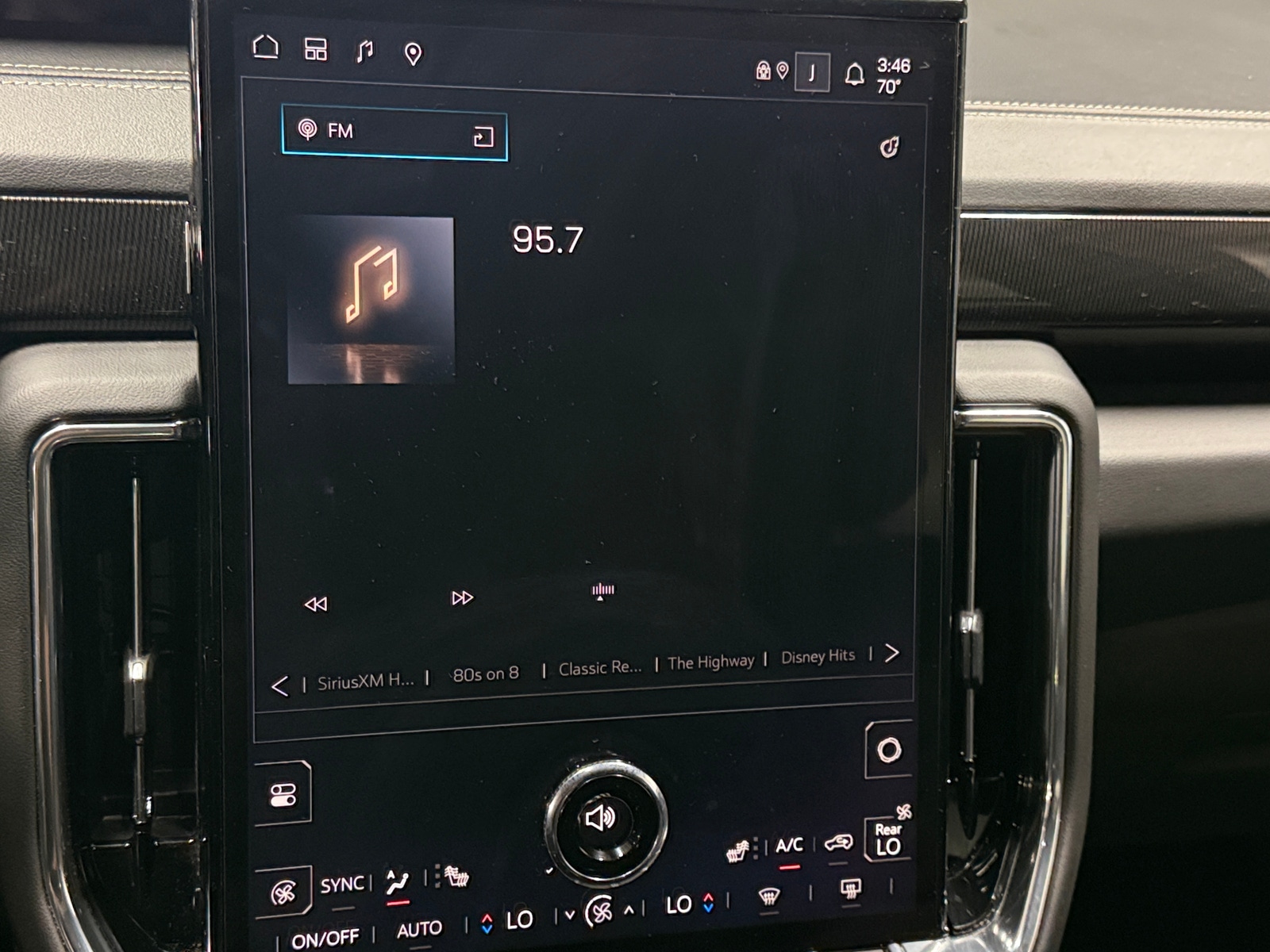 Thumbnail: 2025 GMC Yukon XL - 3