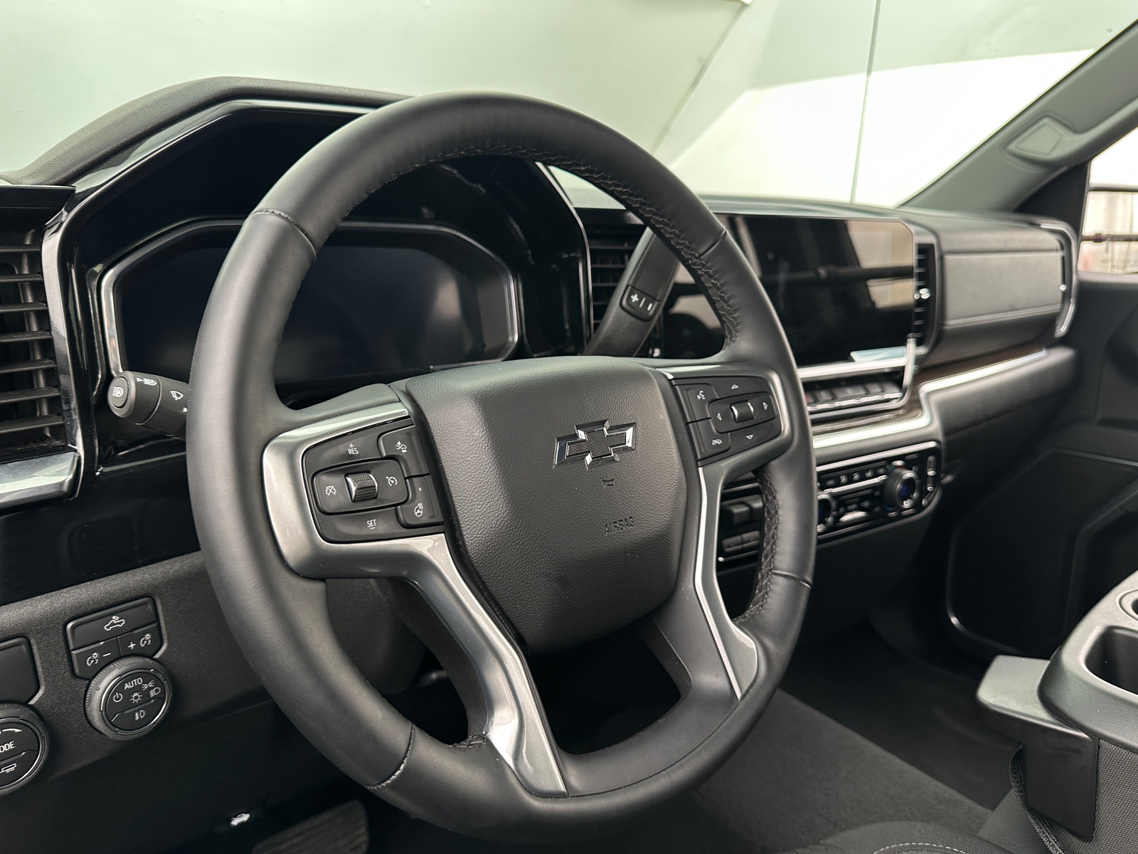 Thumbnail: 2026 Chevrolet Silverado 1500 - 5