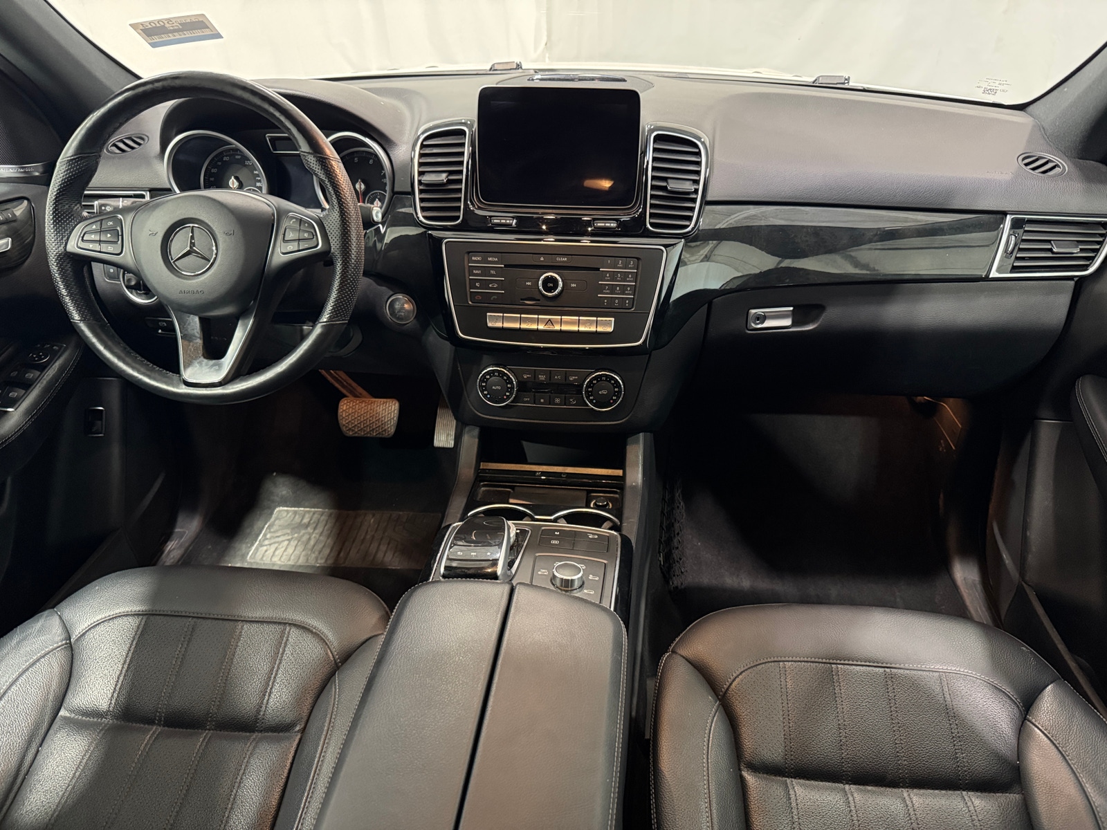 Thumbnail: 2017 Mercedes-Benz GLE - 2