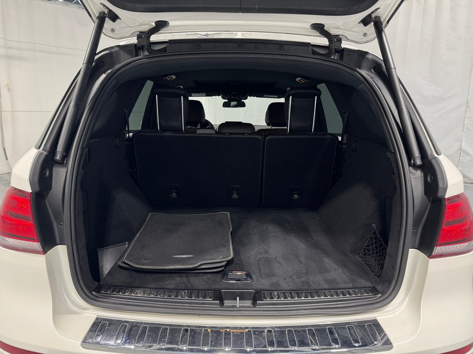 Thumbnail: 2017 Mercedes-Benz GLE - 6