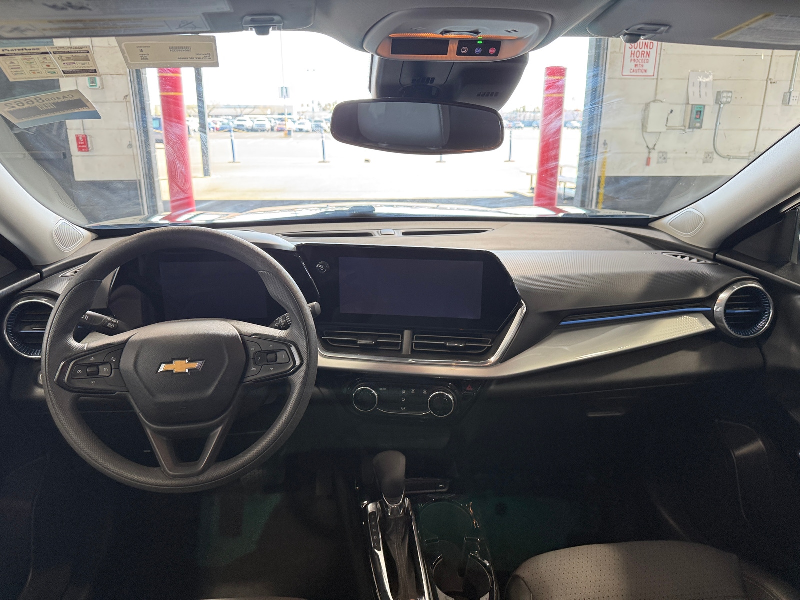 Thumbnail: 2025 Chevrolet Trax - 3