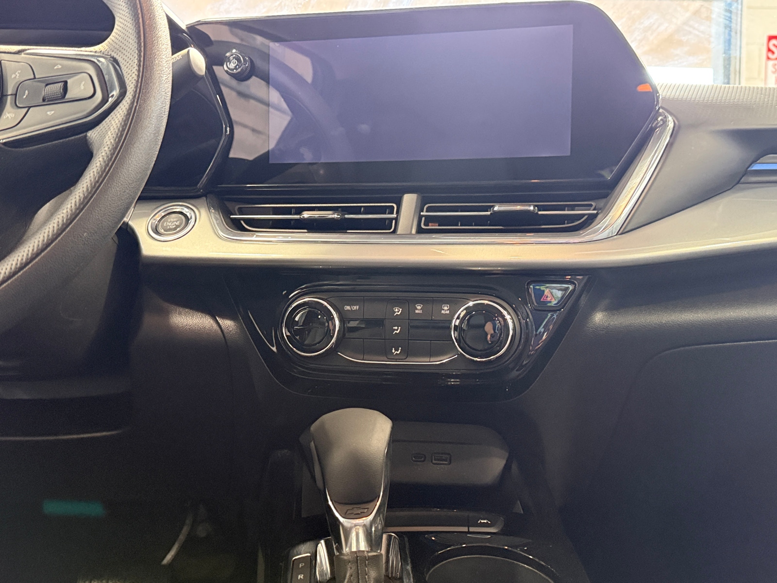 Thumbnail: 2025 Chevrolet Trax - 4