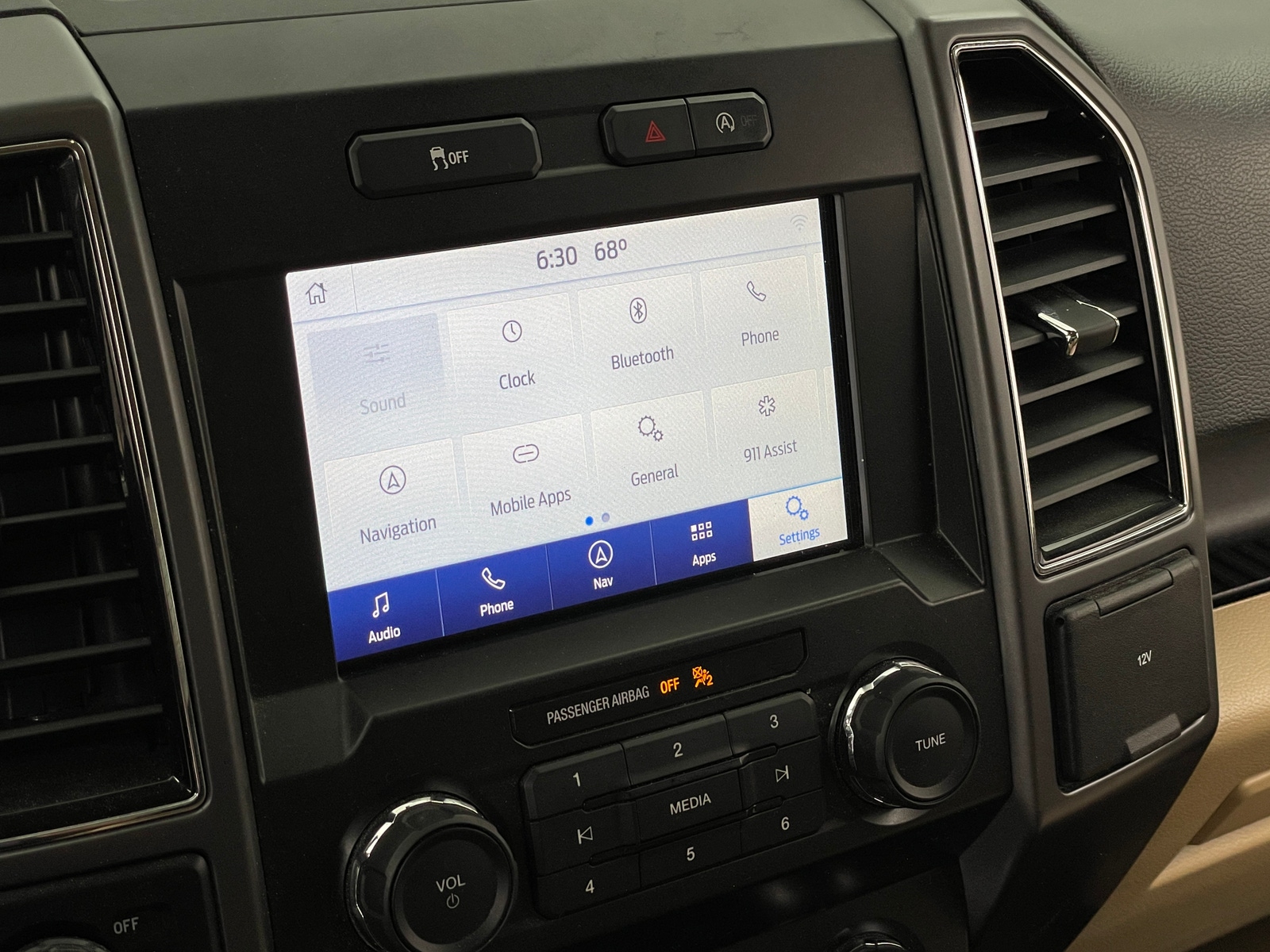 Thumbnail: 2020 Ford Econoline - 3